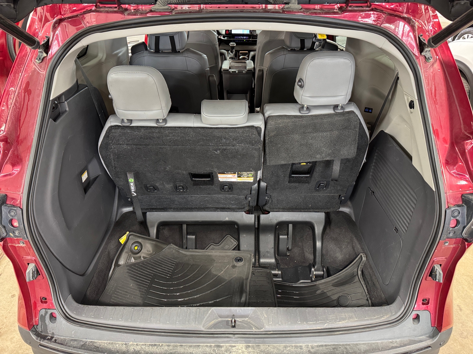 Thumbnail: 2021 Toyota Sienna - 6