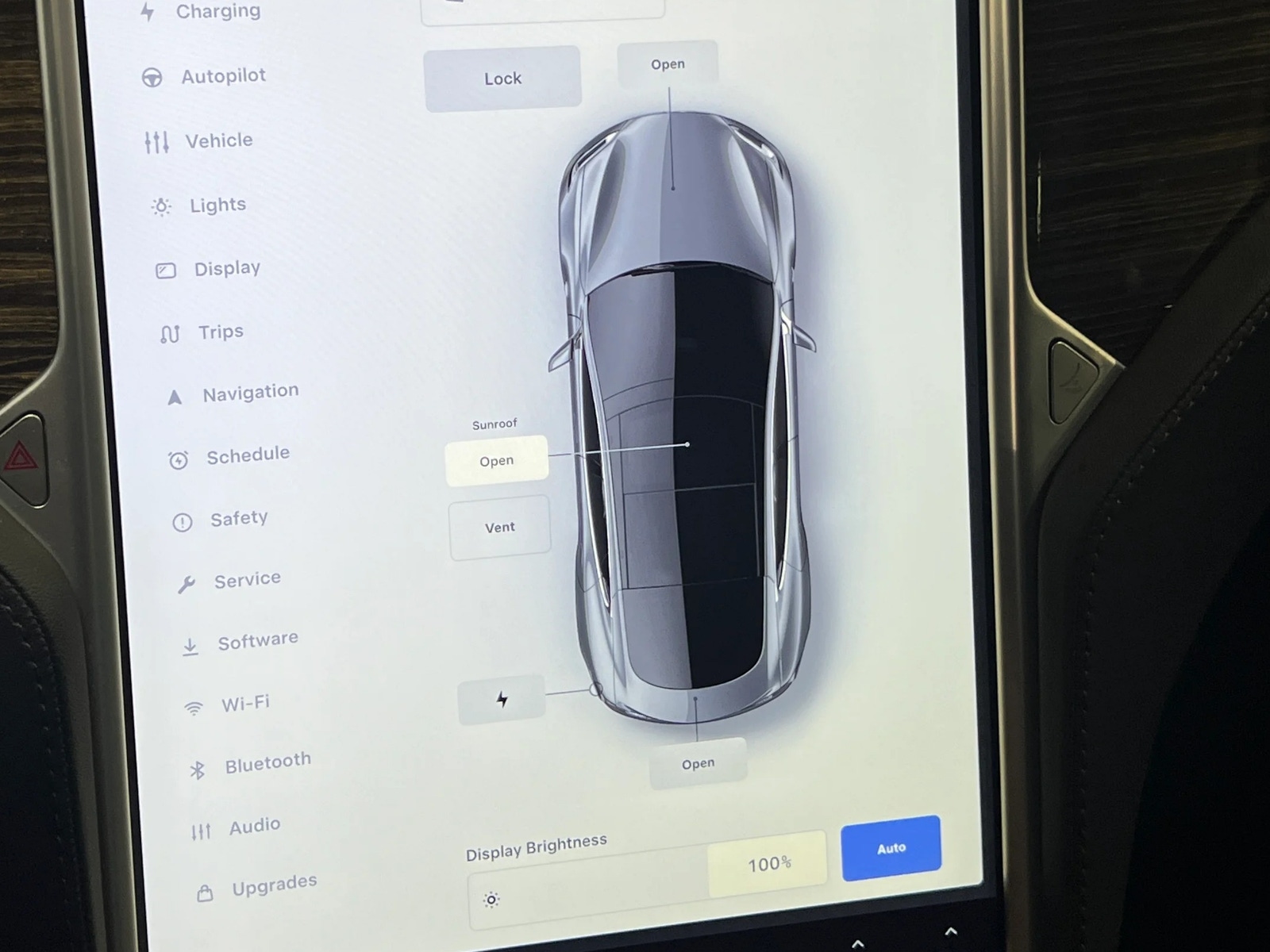 Thumbnail: 2015 Tesla Model S - 3