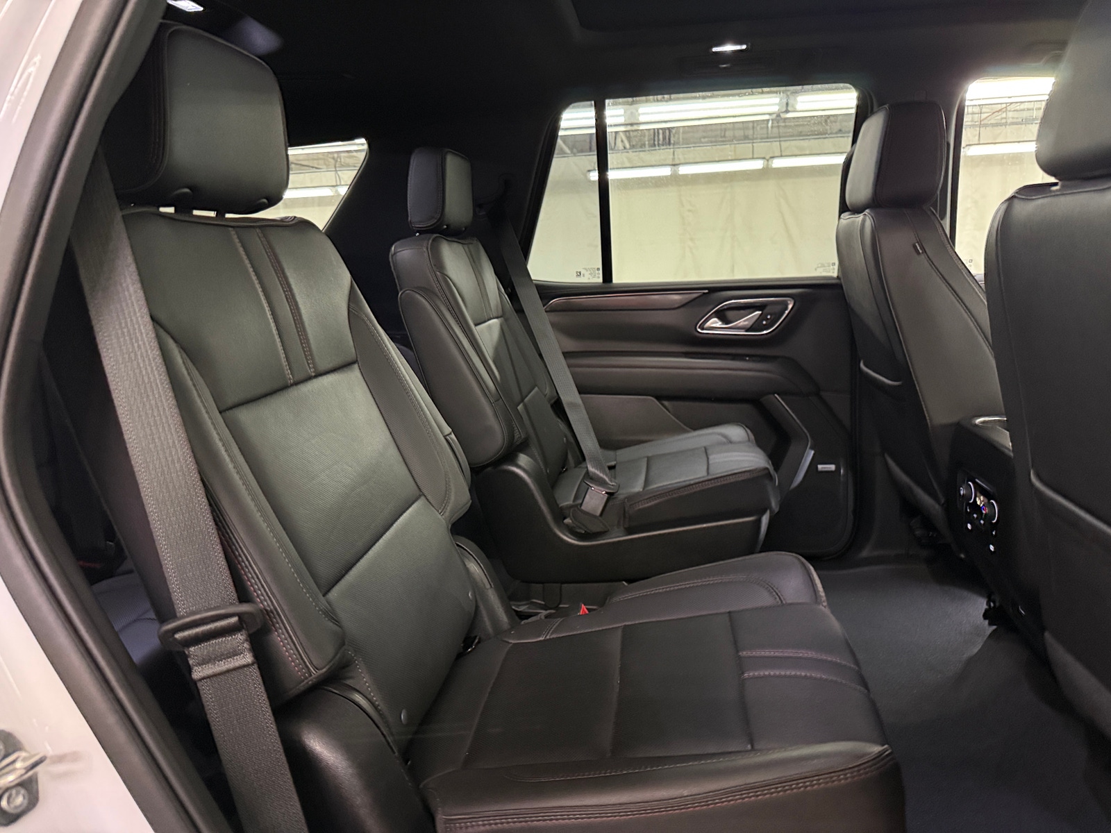 Thumbnail: 2022 Chevrolet Tahoe - 5