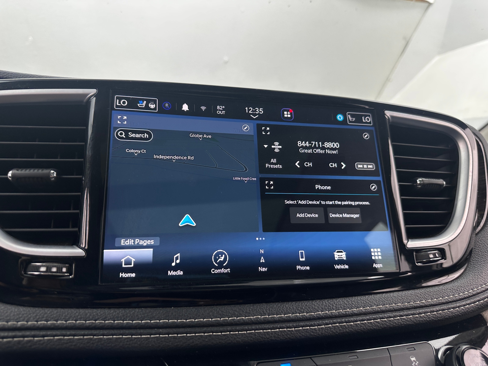 Thumbnail: 2023 Chrysler Pacifica - 3