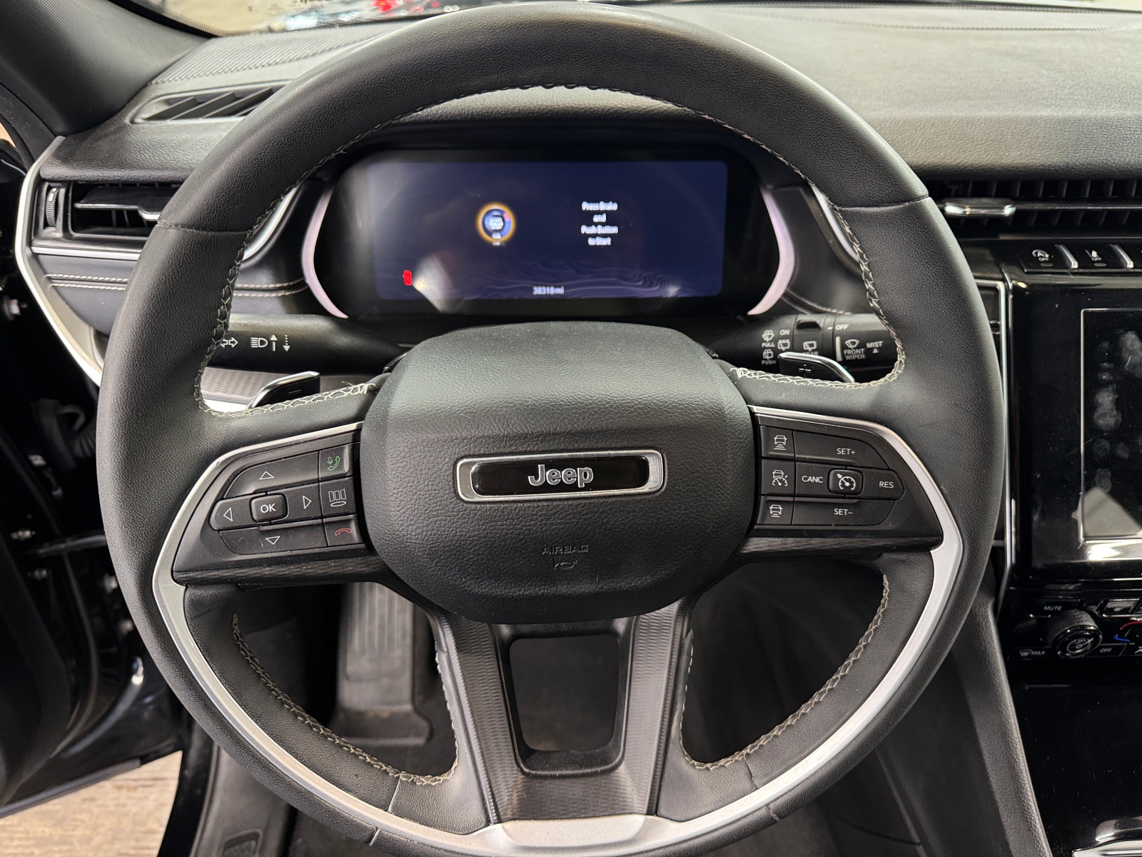 Thumbnail: 2023 Jeep Grand Cherokee - 4