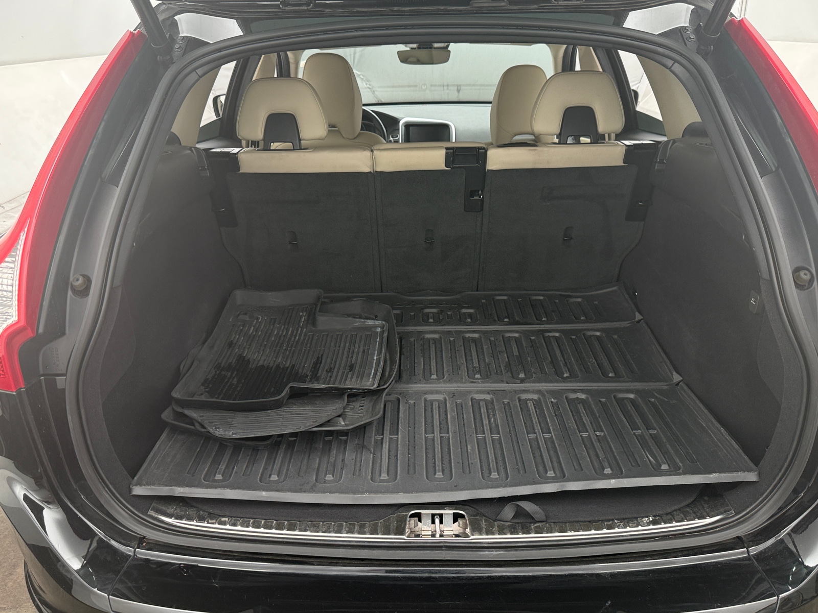 Thumbnail: 2017 Volvo XC60 - 6