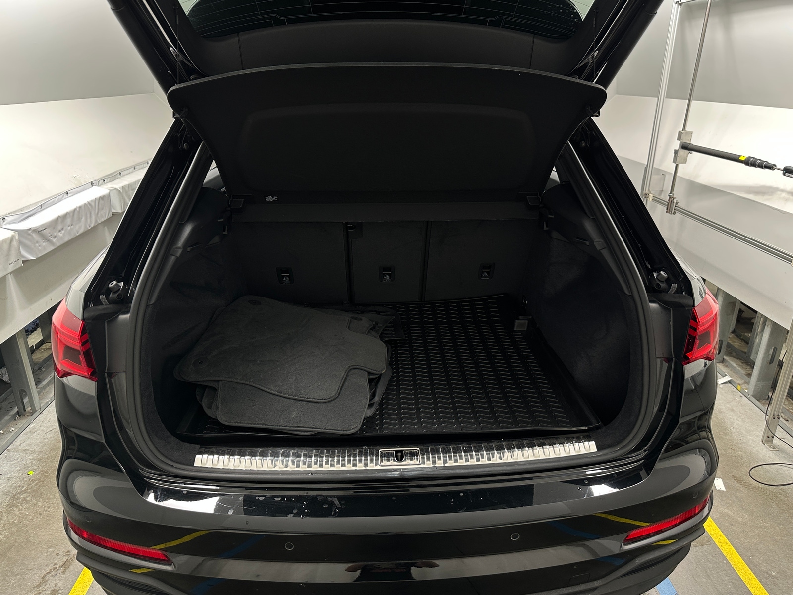 Thumbnail: 2024 Audi Q3 - 6