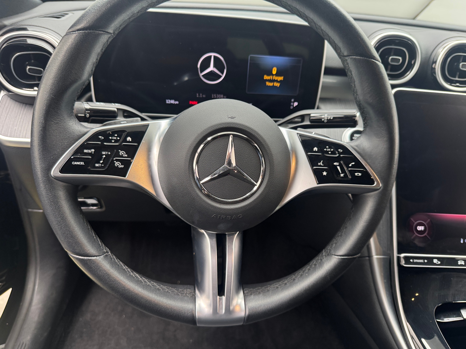 Thumbnail: 2024 Mercedes-Benz C-Class - 4