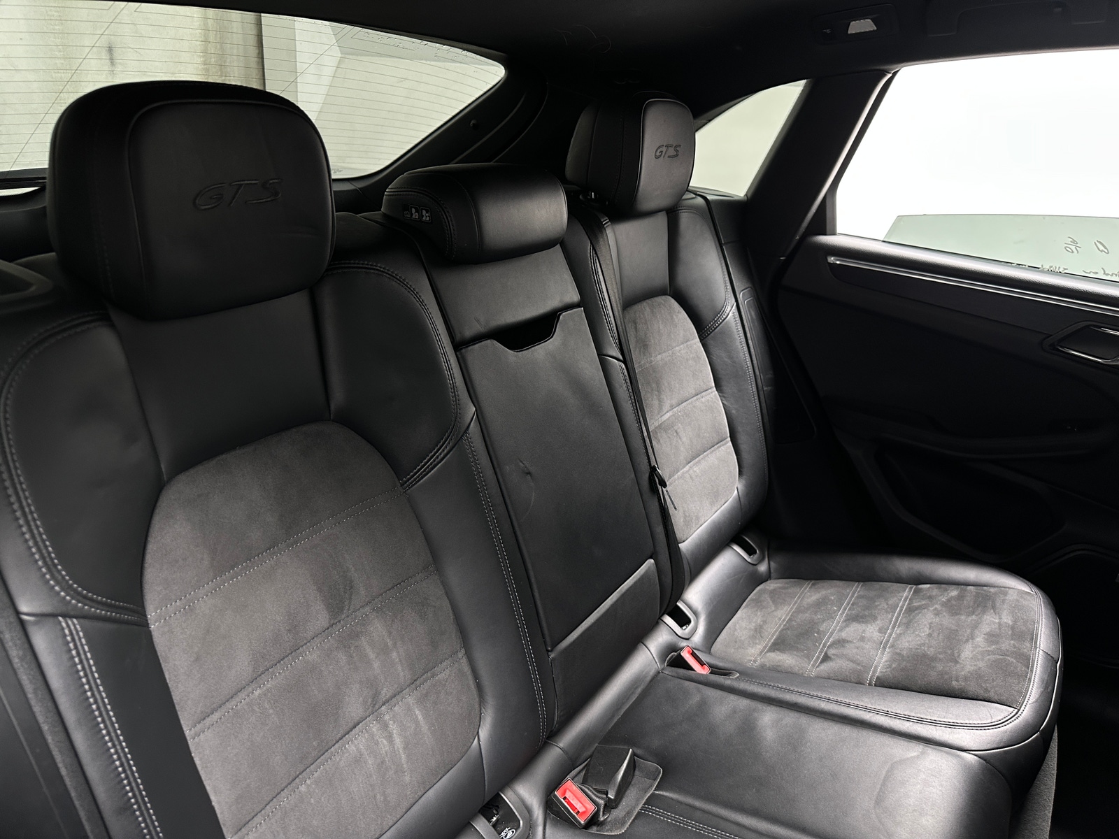 Thumbnail: 2017 Porsche Macan - 5