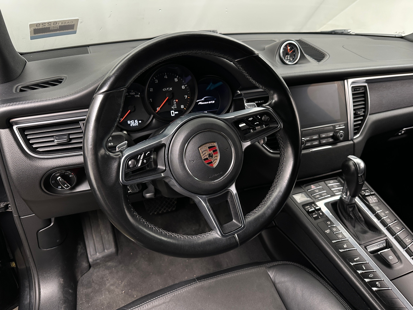 Thumbnail: 2017 Porsche Macan - 4