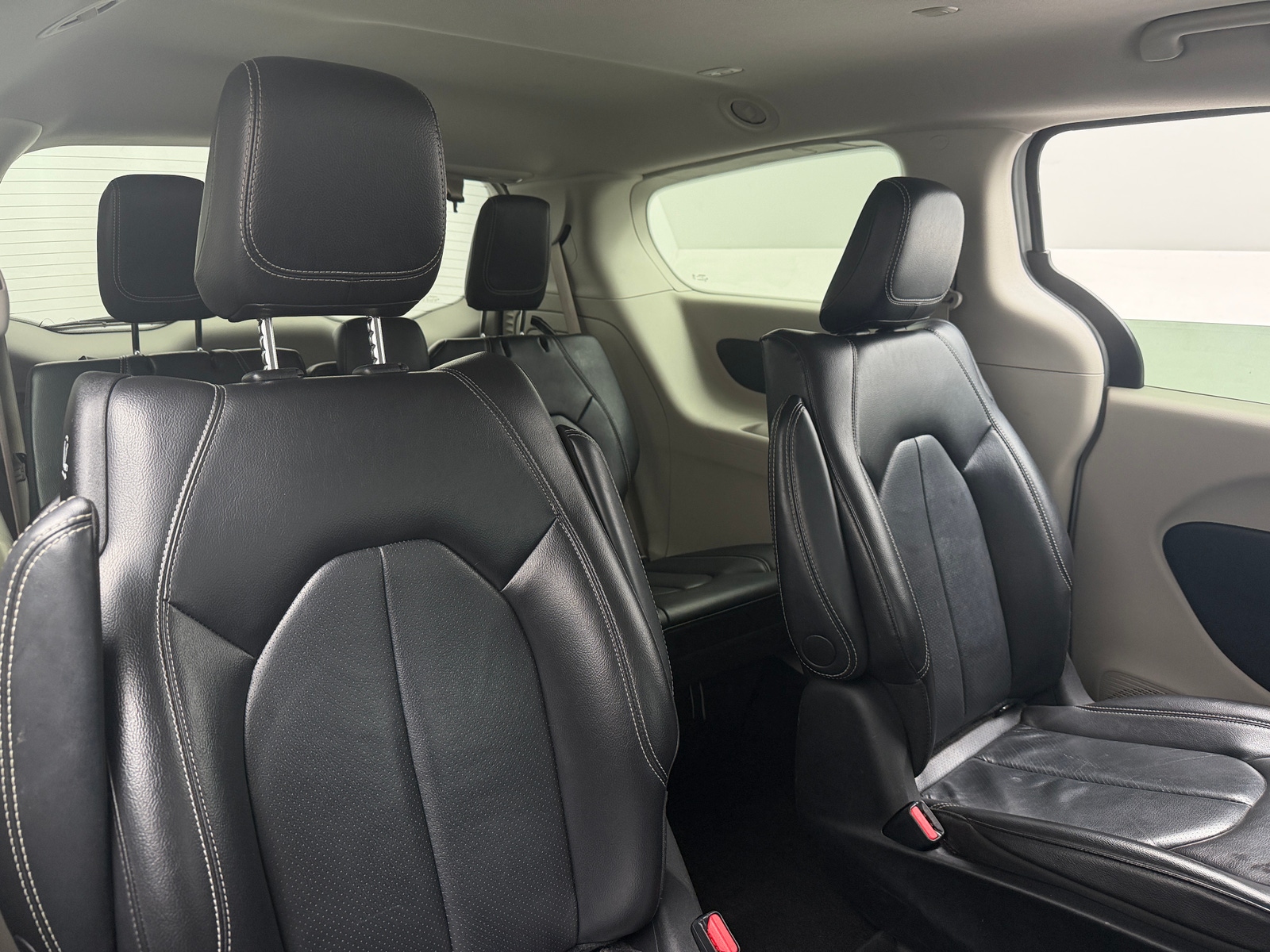 Thumbnail: 2022 Chrysler Pacifica - 5