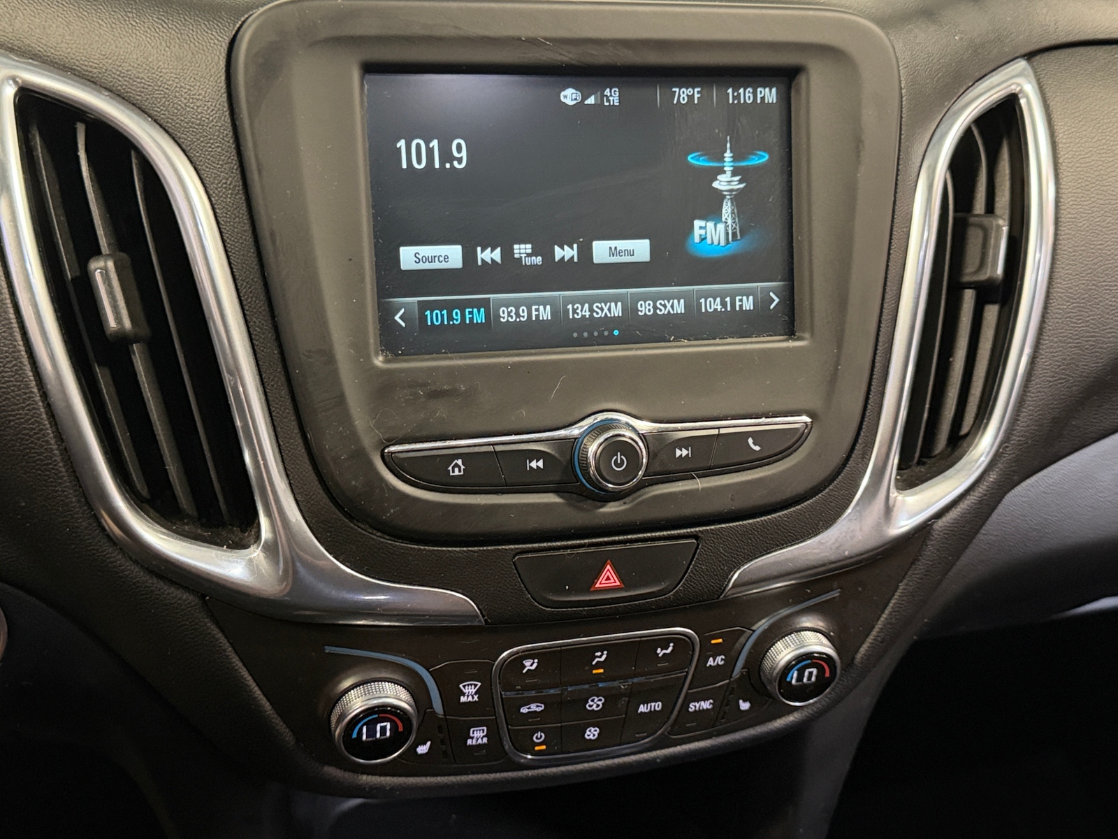 Thumbnail: 2018 Chevrolet Equinox - 4