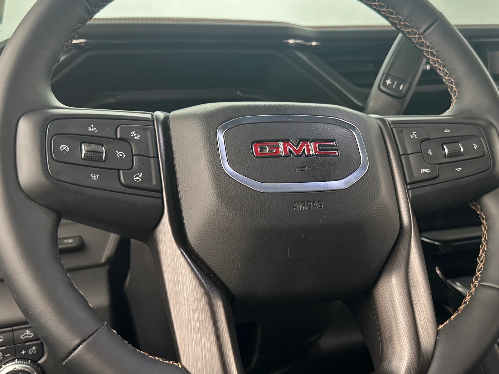Thumbnail: 2024 GMC Sierra 2500 - 4