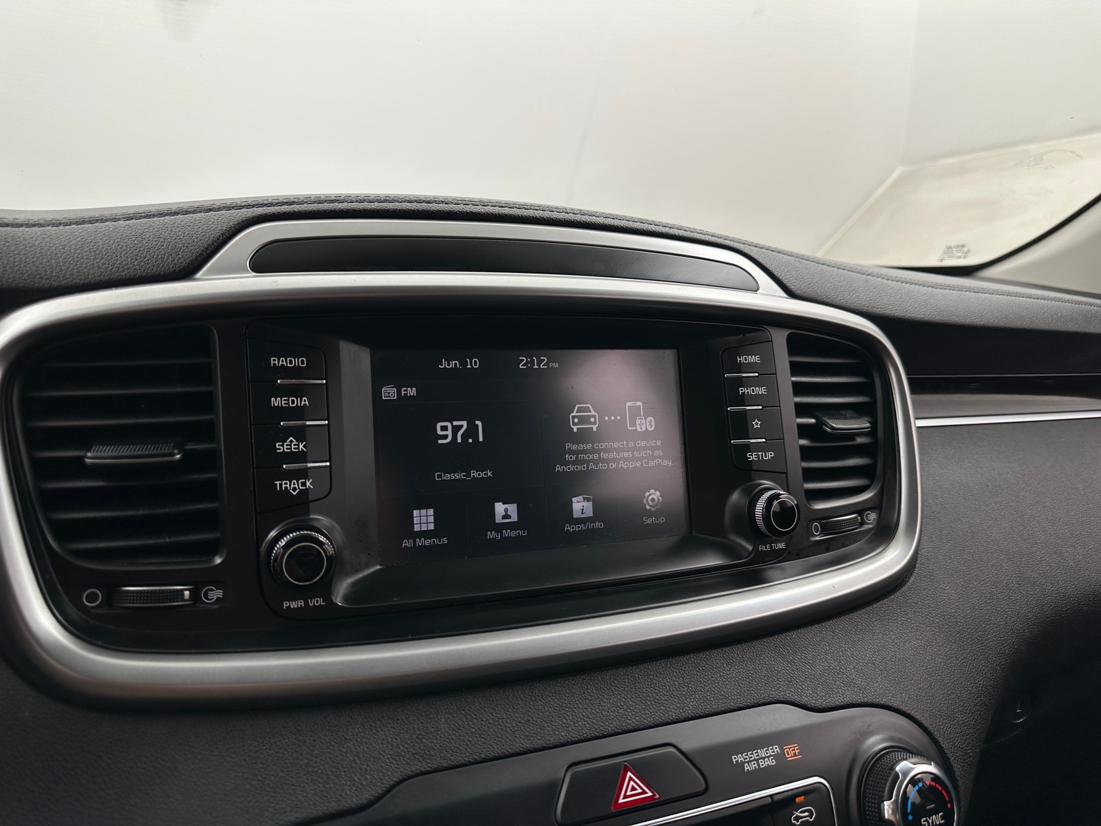 Thumbnail: 2019 Kia Sorento - 4