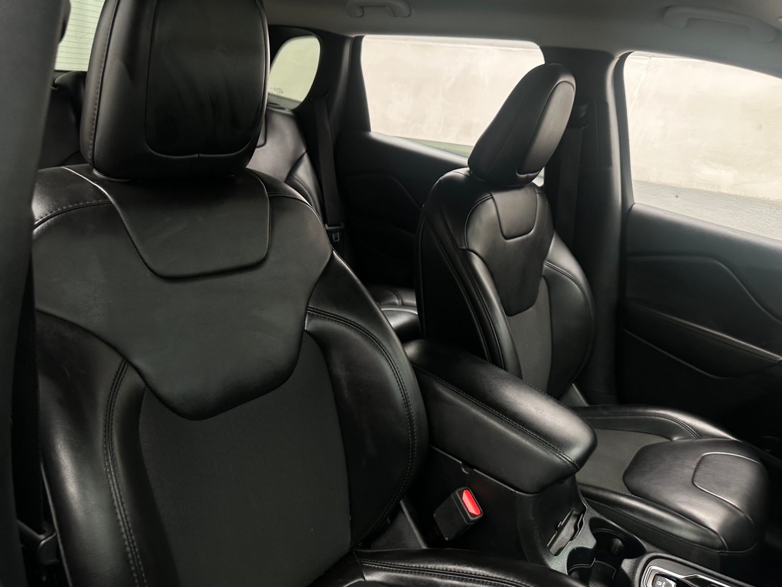 Thumbnail: 2019 Jeep Cherokee - 2