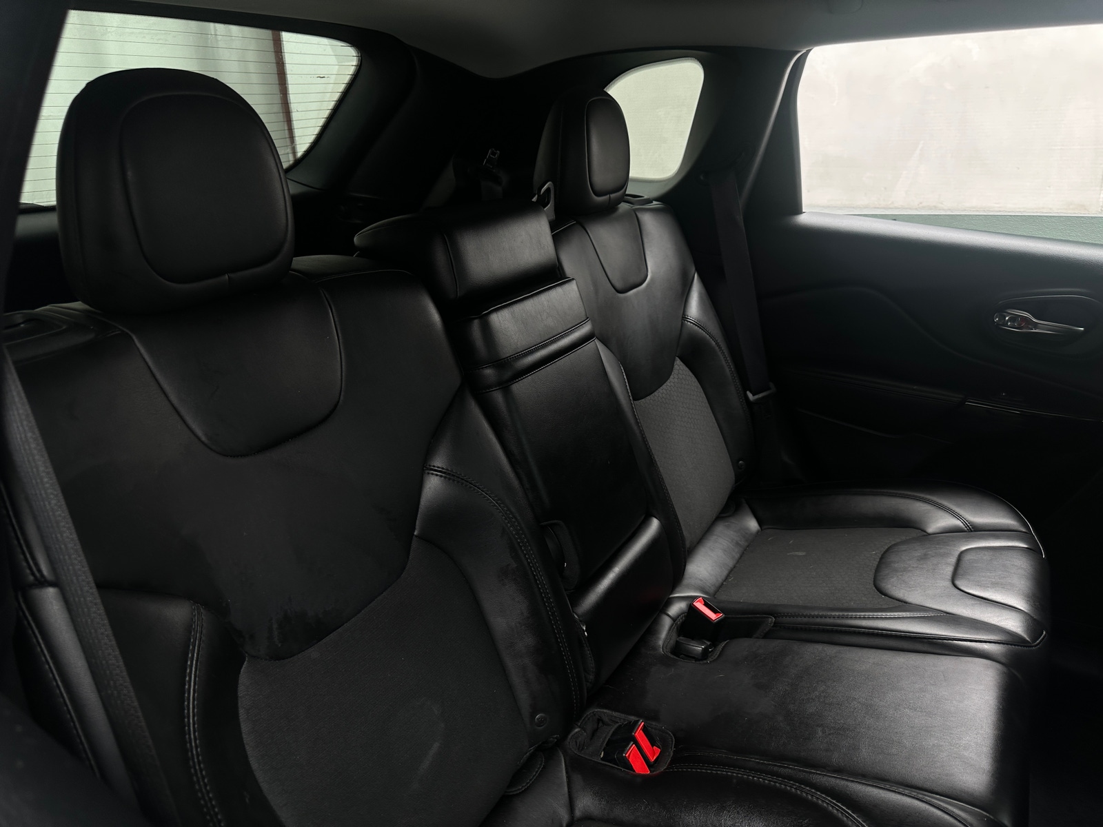 Thumbnail: 2019 Jeep Cherokee - 6