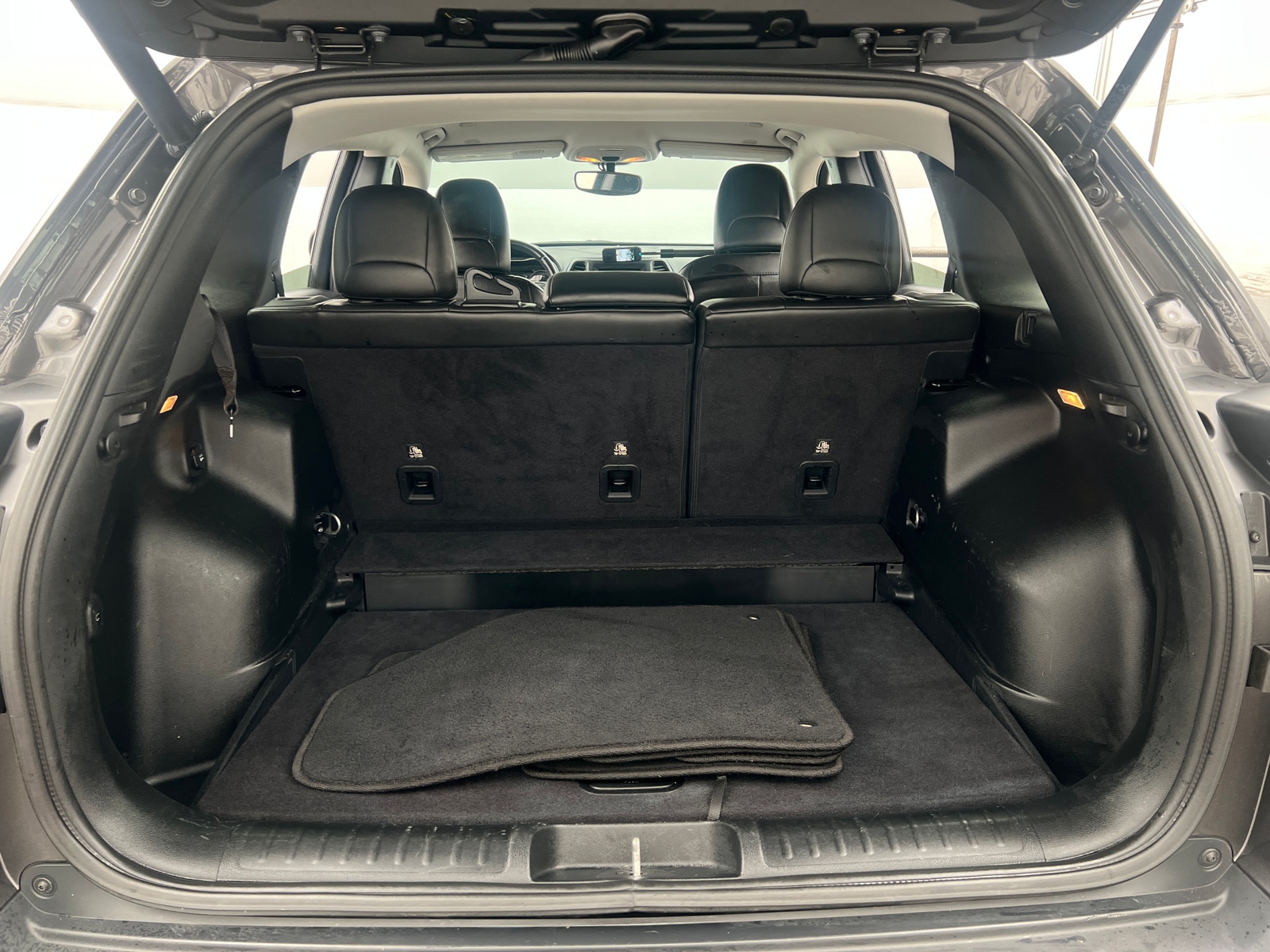 Thumbnail: 2019 Jeep Cherokee - 7