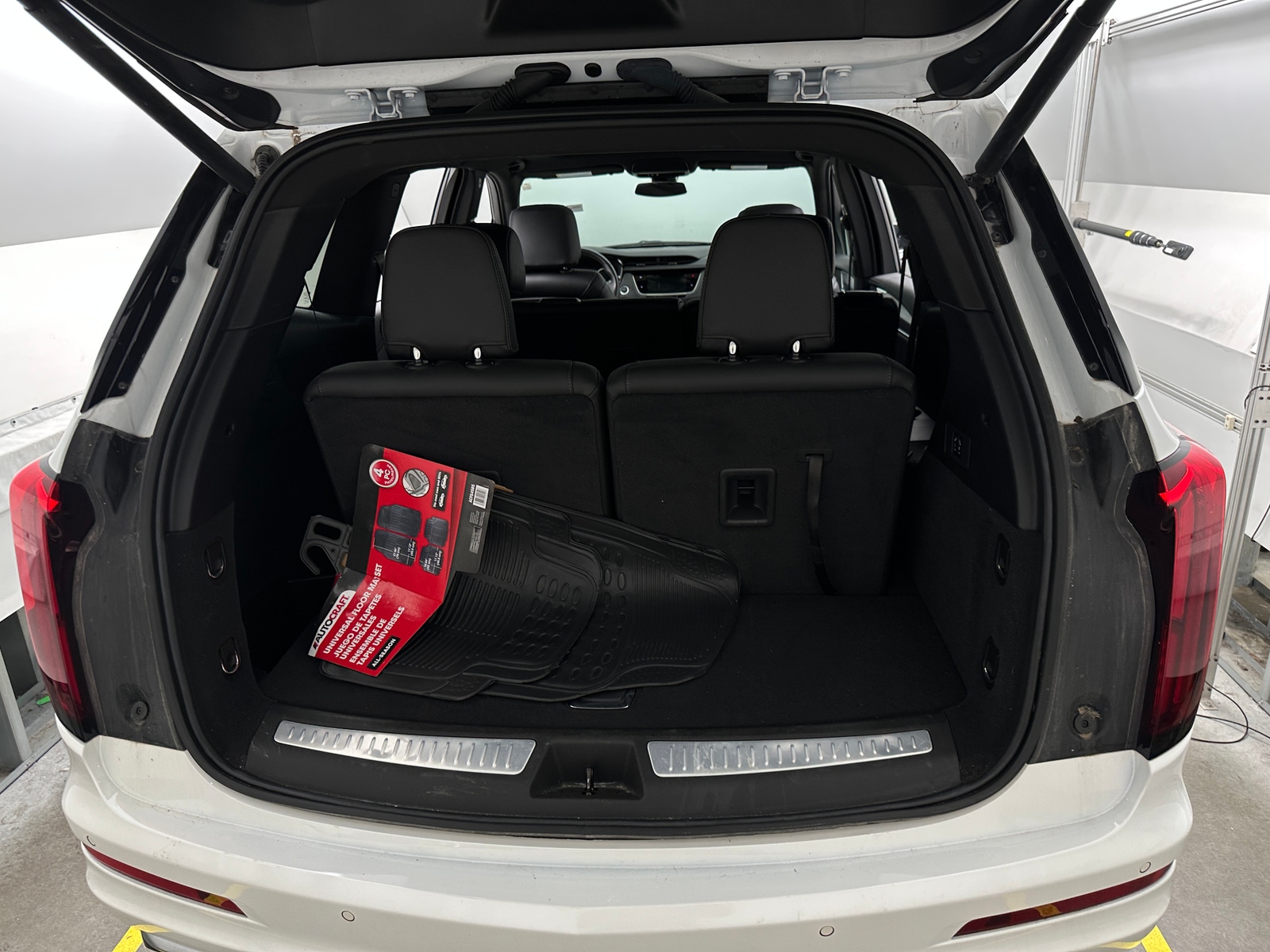 Thumbnail: 2024 Cadillac XT6 - 6