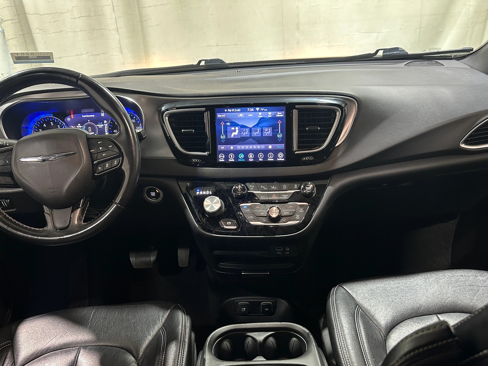 Thumbnail: 2019 Chrysler Pacifica - 3