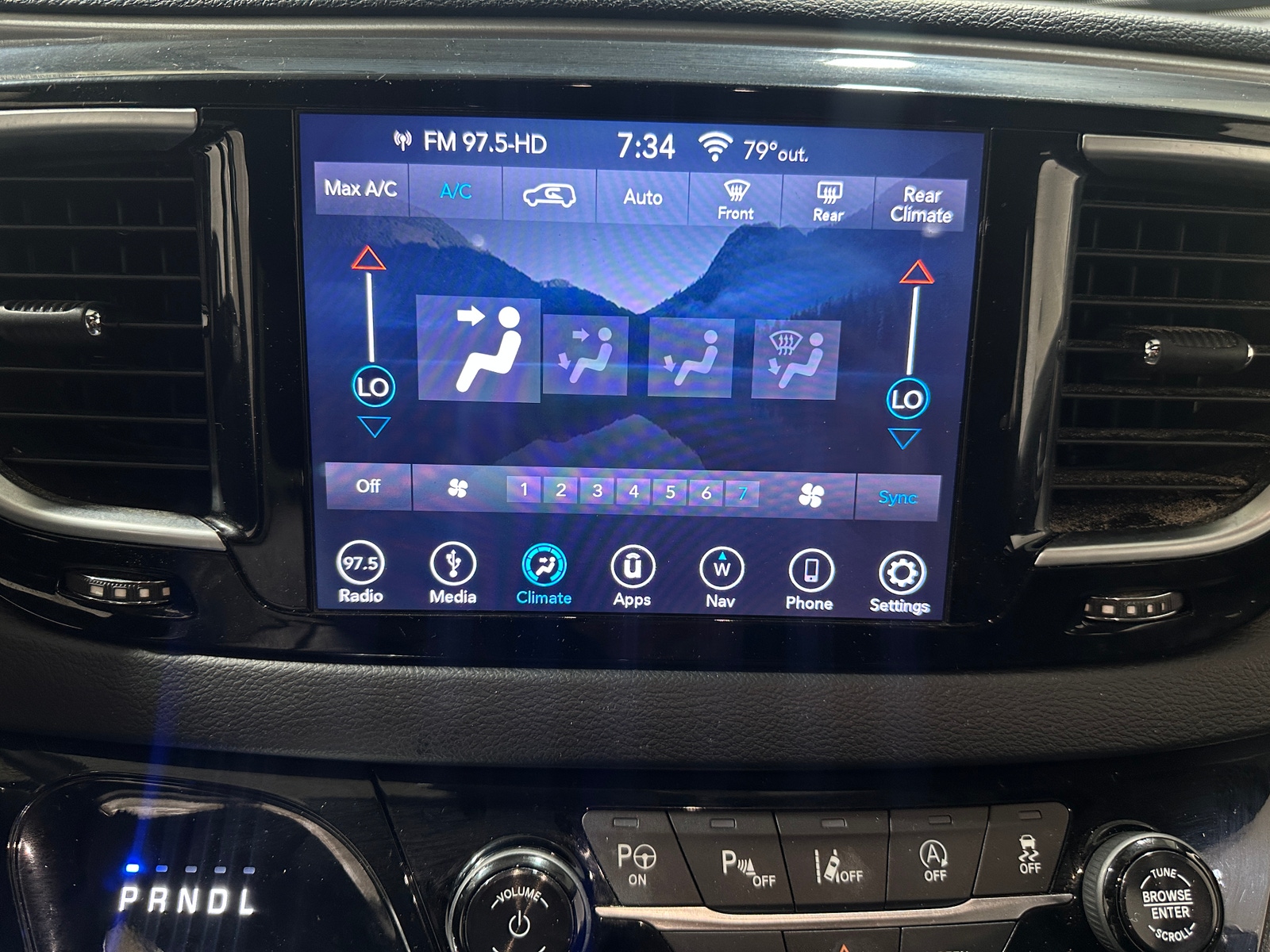 Thumbnail: 2019 Chrysler Pacifica - 4