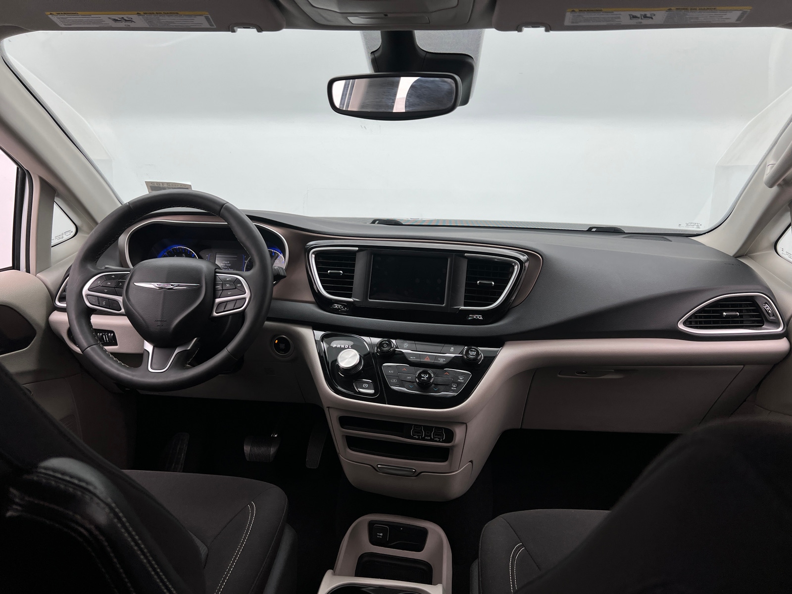 Thumbnail: 2023 Chrysler Voyager - 3