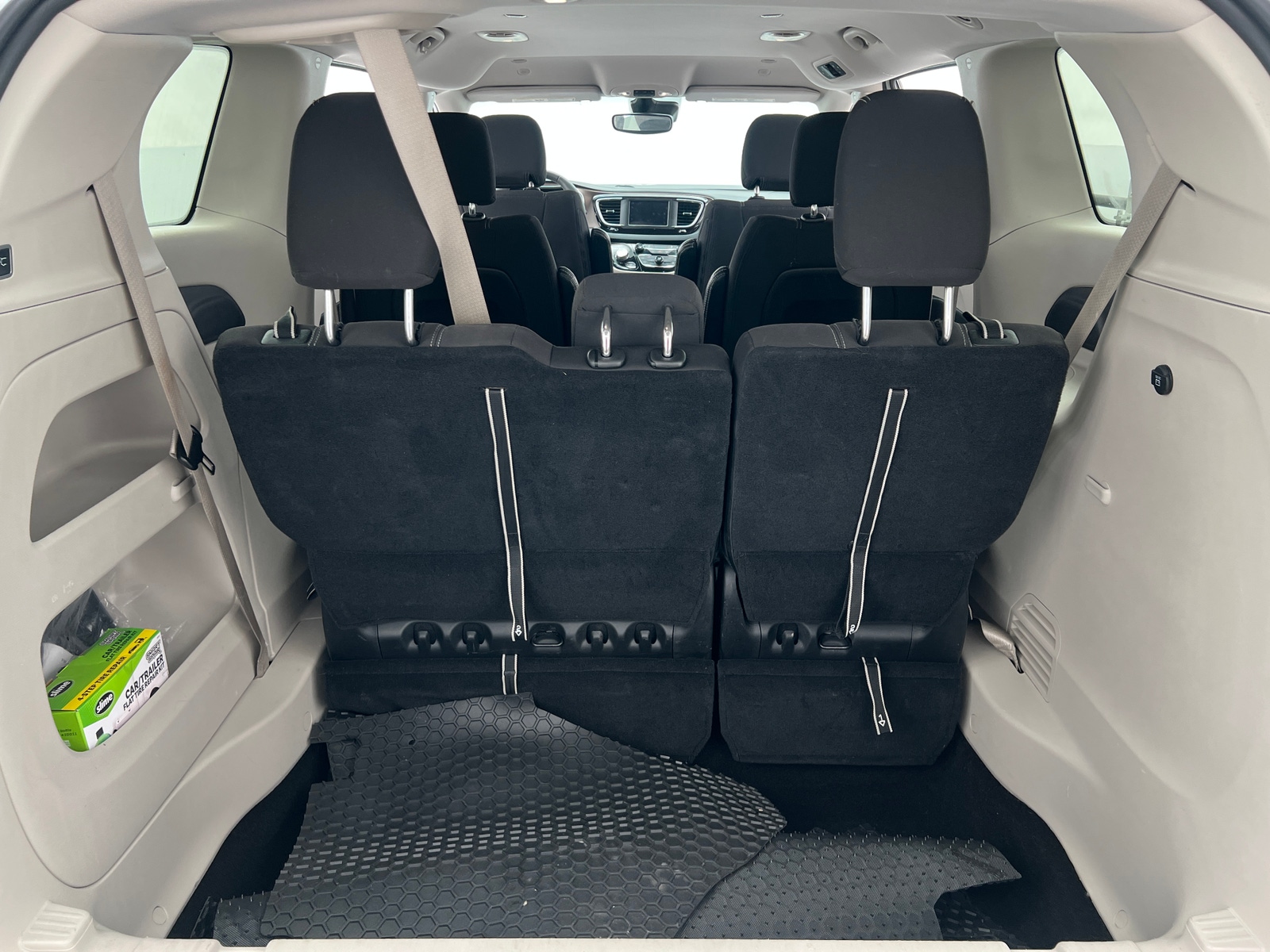 Thumbnail: 2023 Chrysler Voyager - 7