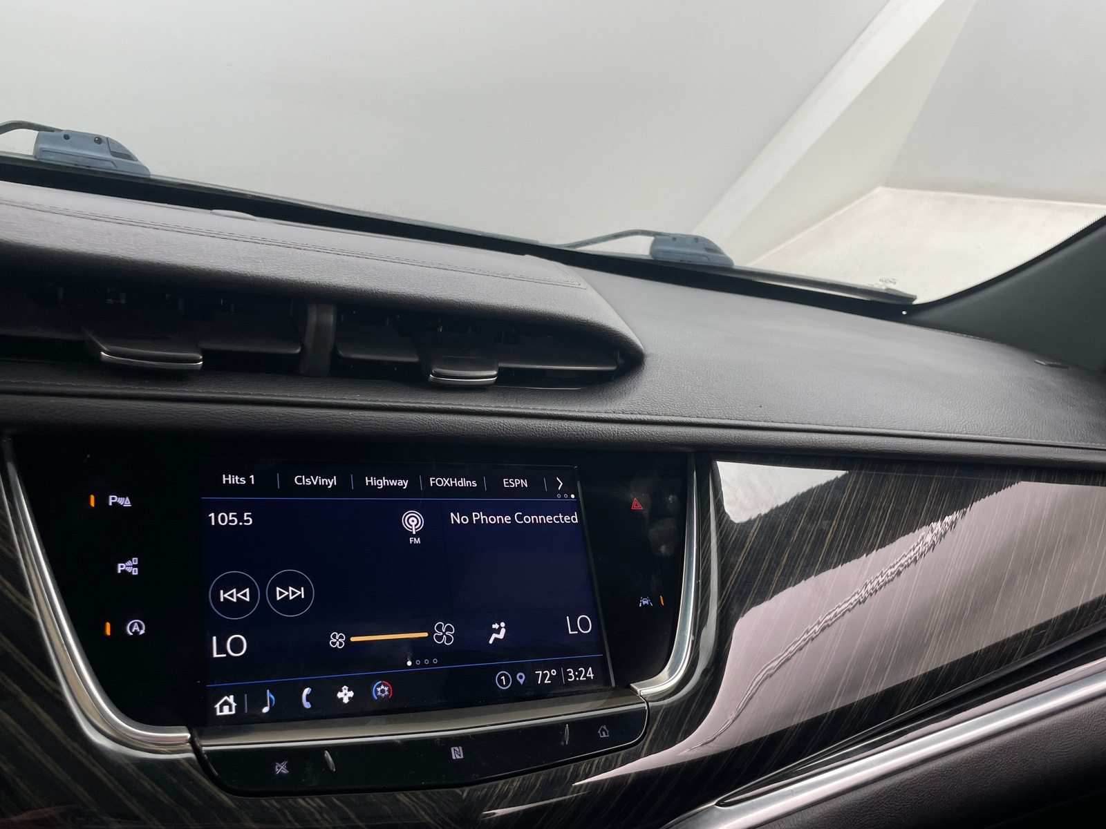 Thumbnail: 2021 Cadillac XT6 - 3