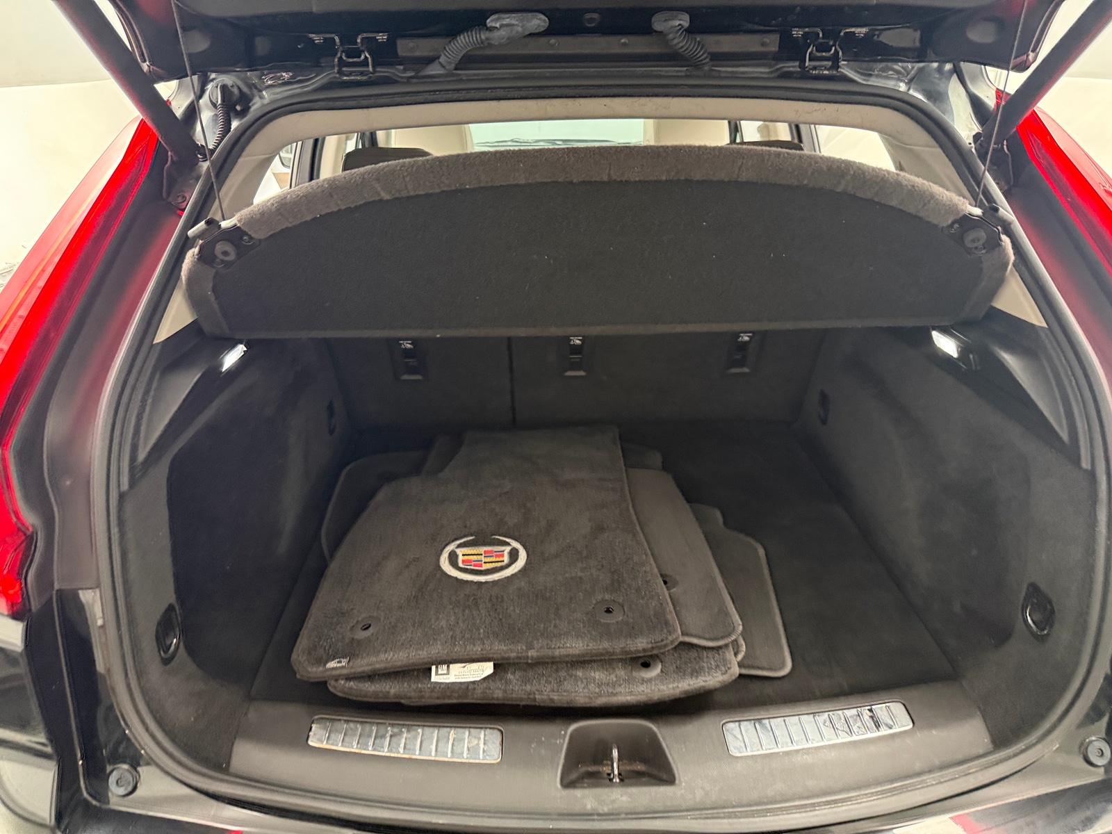 Thumbnail: 2019 Cadillac XT4 - 6