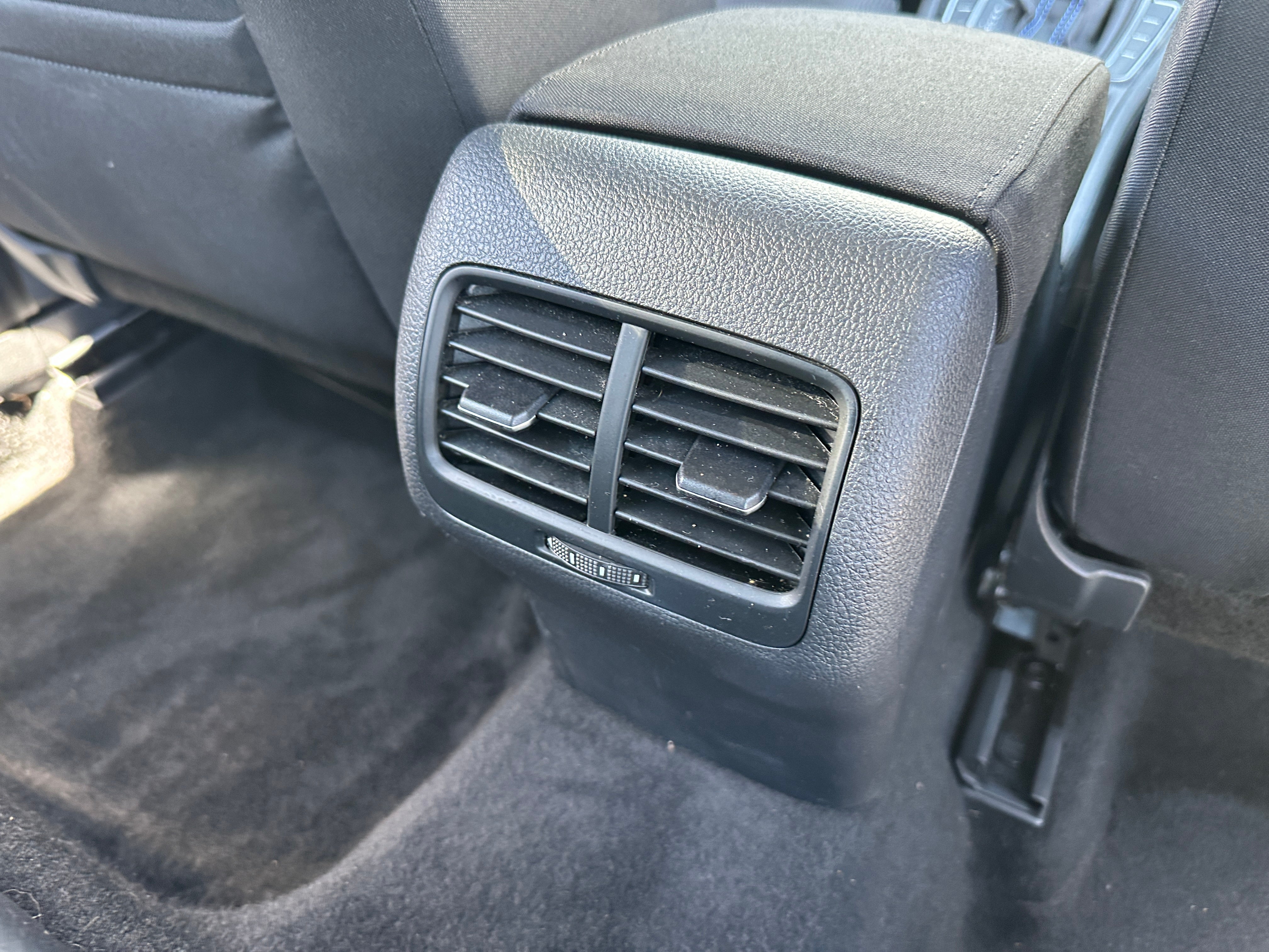 Used 2019 Volkswagen e-Golf e-Golf SE with VIN WVWKR7AU1KW910930 for sale in Auburn, WA