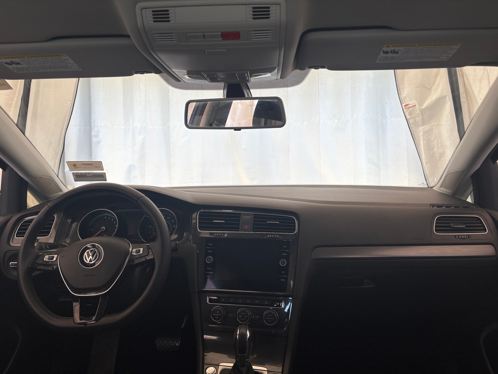 Thumbnail: 2019 Volkswagen e-Golf - 3