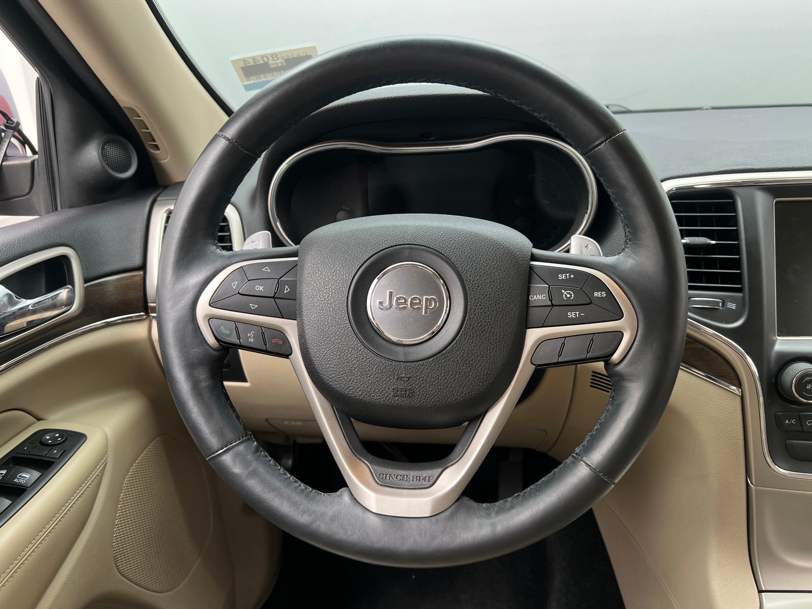 Thumbnail: 2015 Jeep Grand Cherokee - 4
