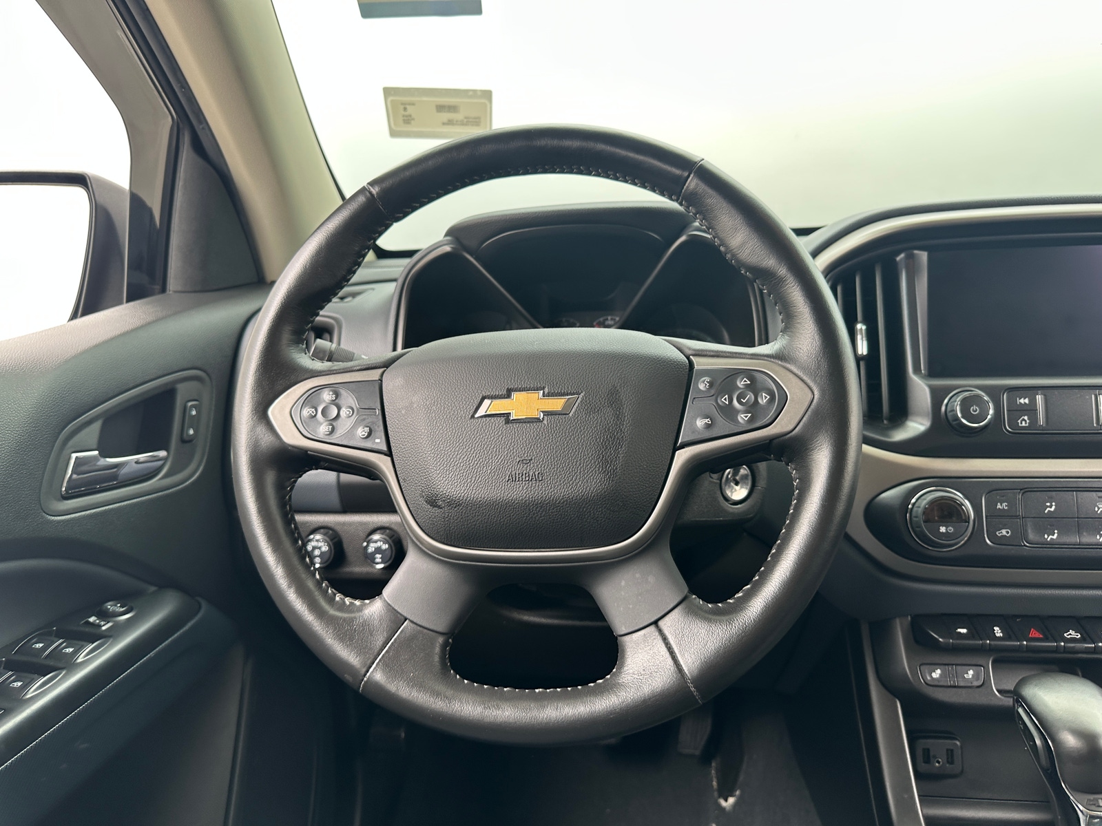 Thumbnail: 2022 Chevrolet Colorado - 5