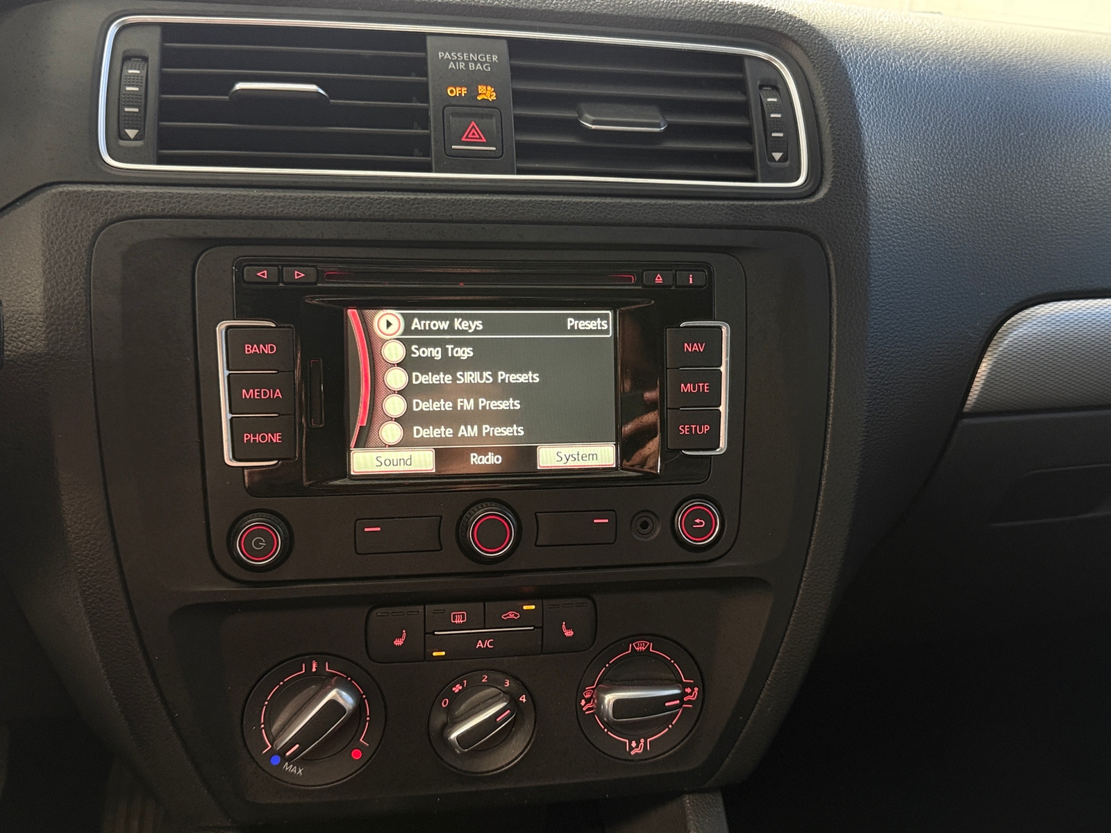 Thumbnail: 2015 Volkswagen Jetta - 4
