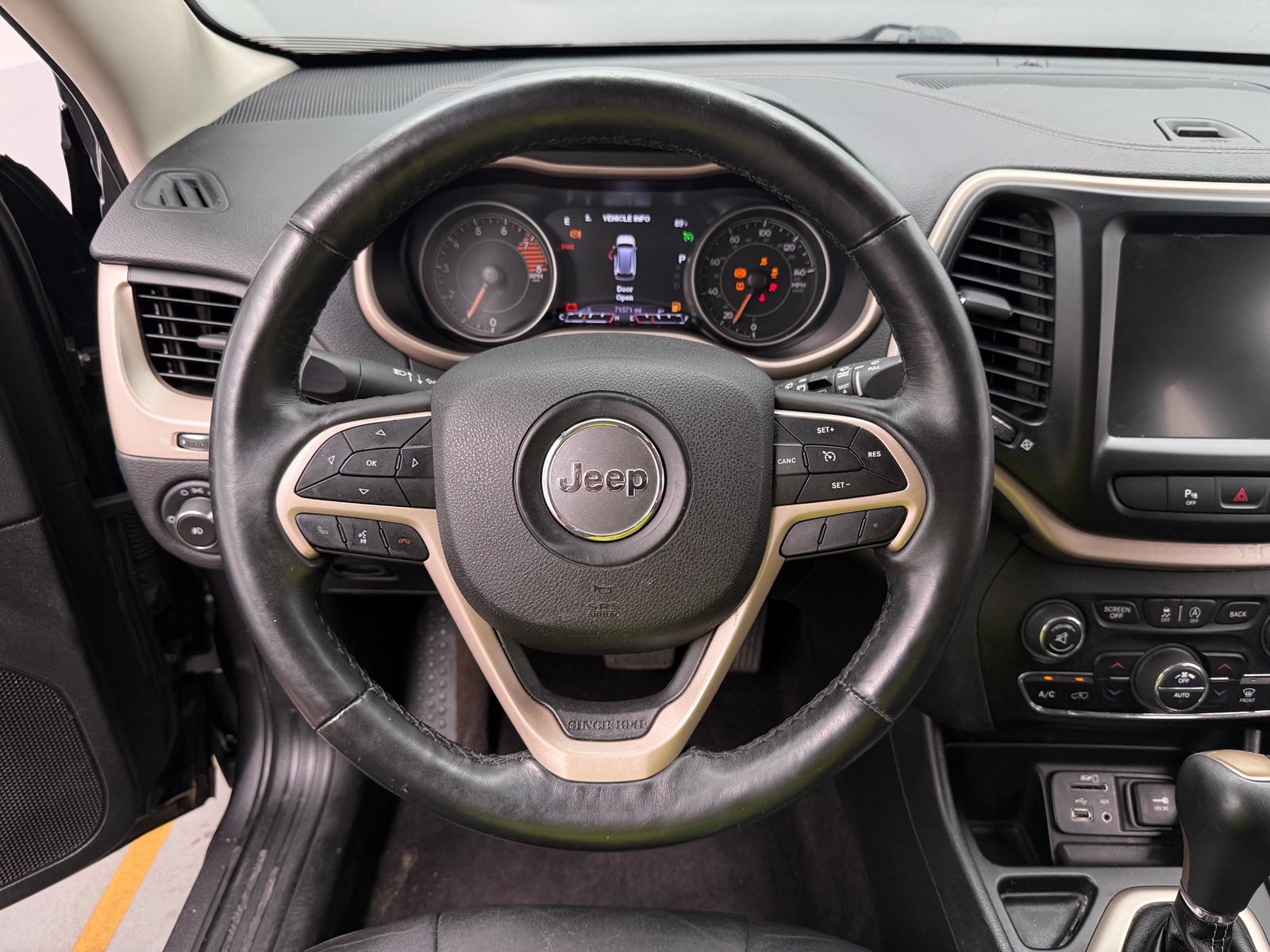 Thumbnail: 2018 Jeep Cherokee - 4