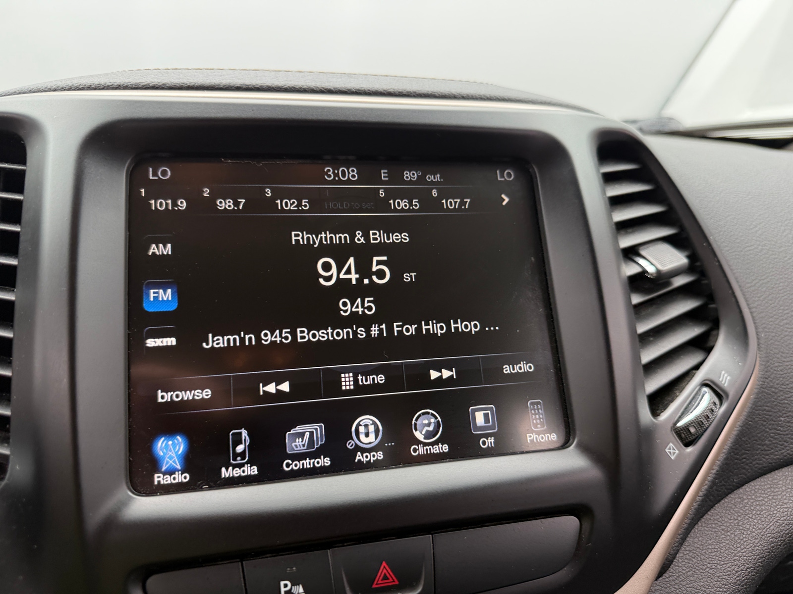 Thumbnail: 2018 Jeep Cherokee - 3