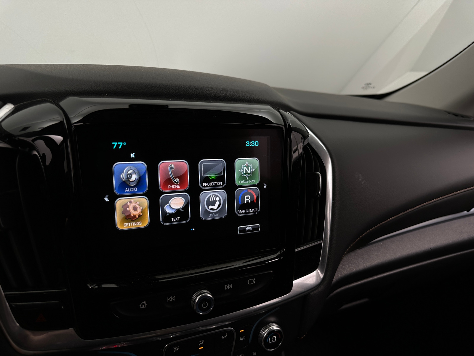 Thumbnail: 2019 Chevrolet Traverse - 4