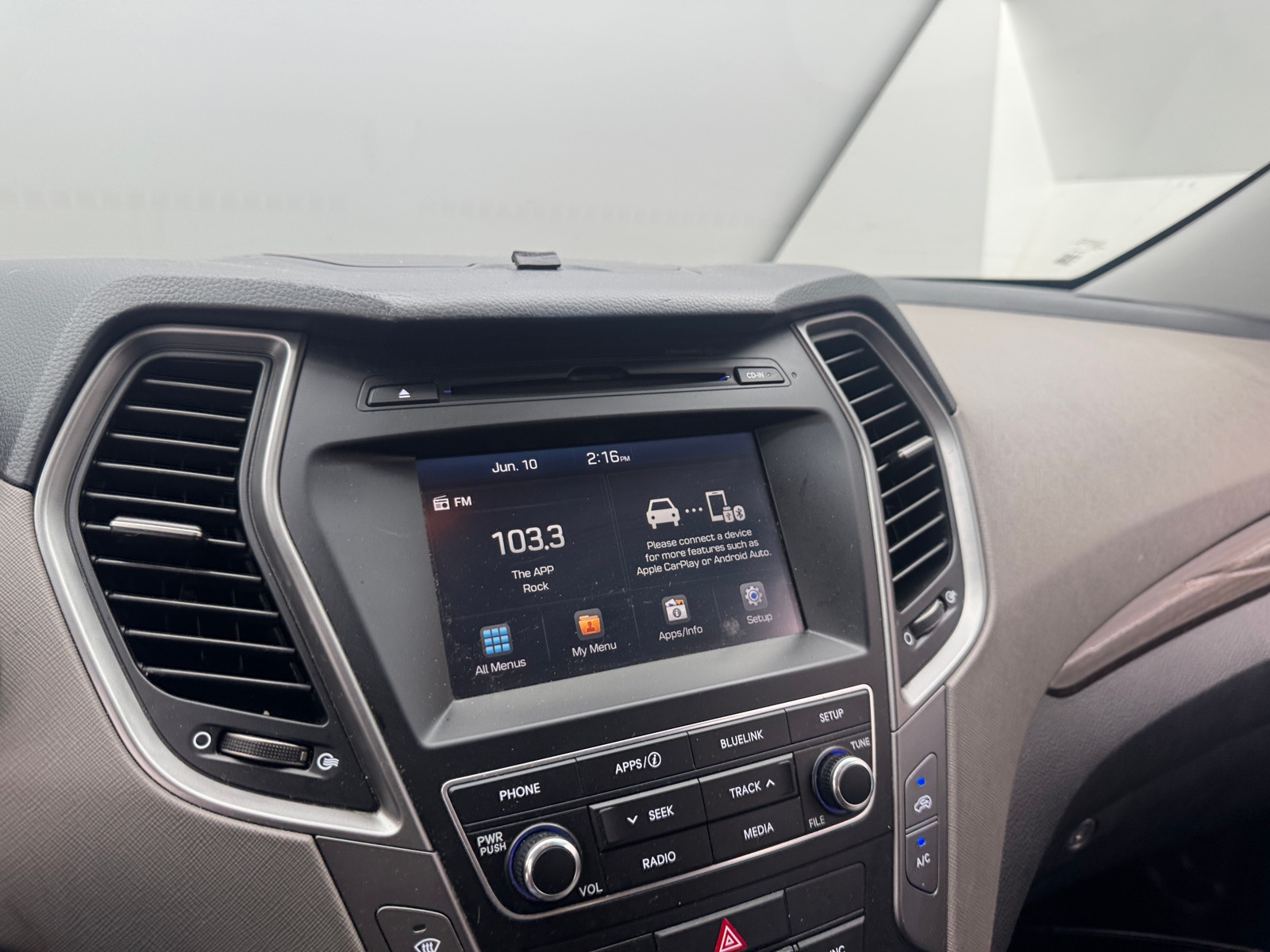 Thumbnail: 2017 Hyundai Santa Fe - 3