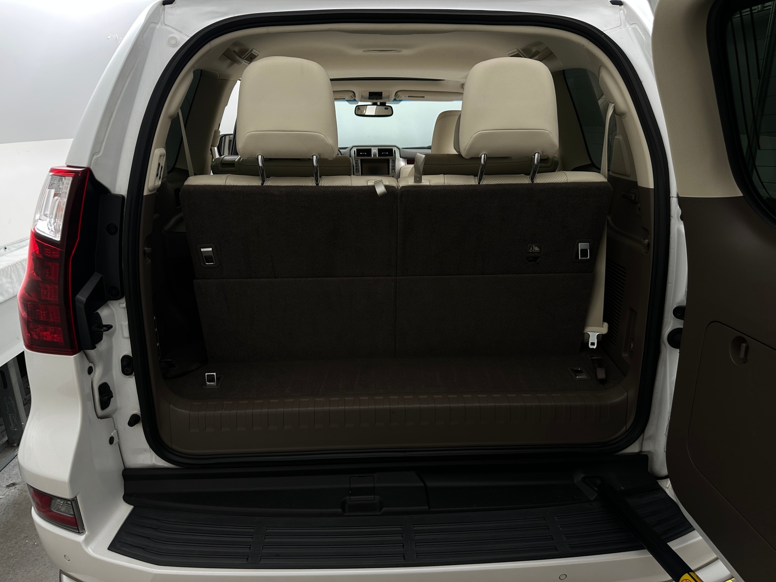 Thumbnail: 2019 Lexus GX - 6