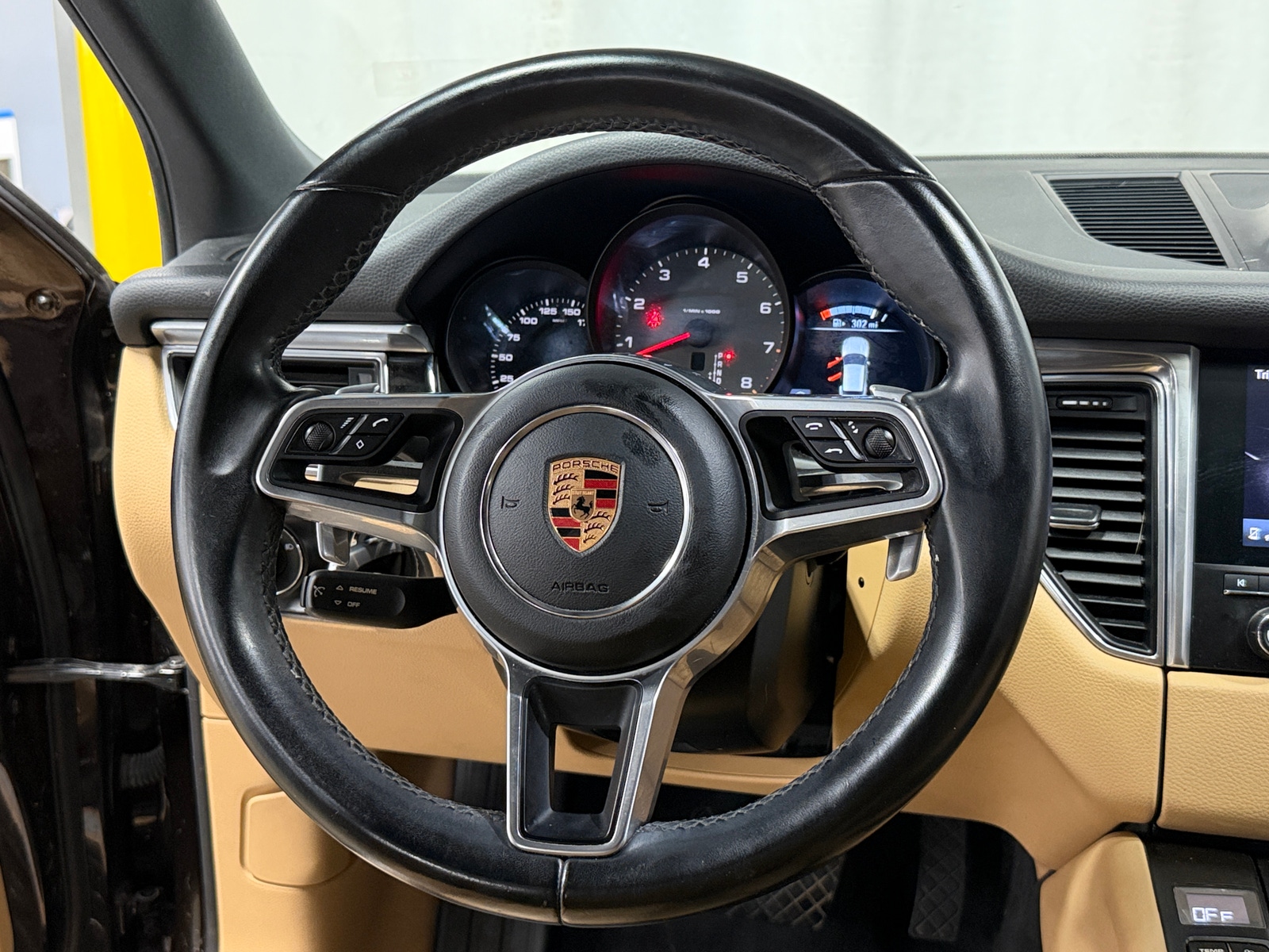 Thumbnail: 2018 Porsche Macan - 4