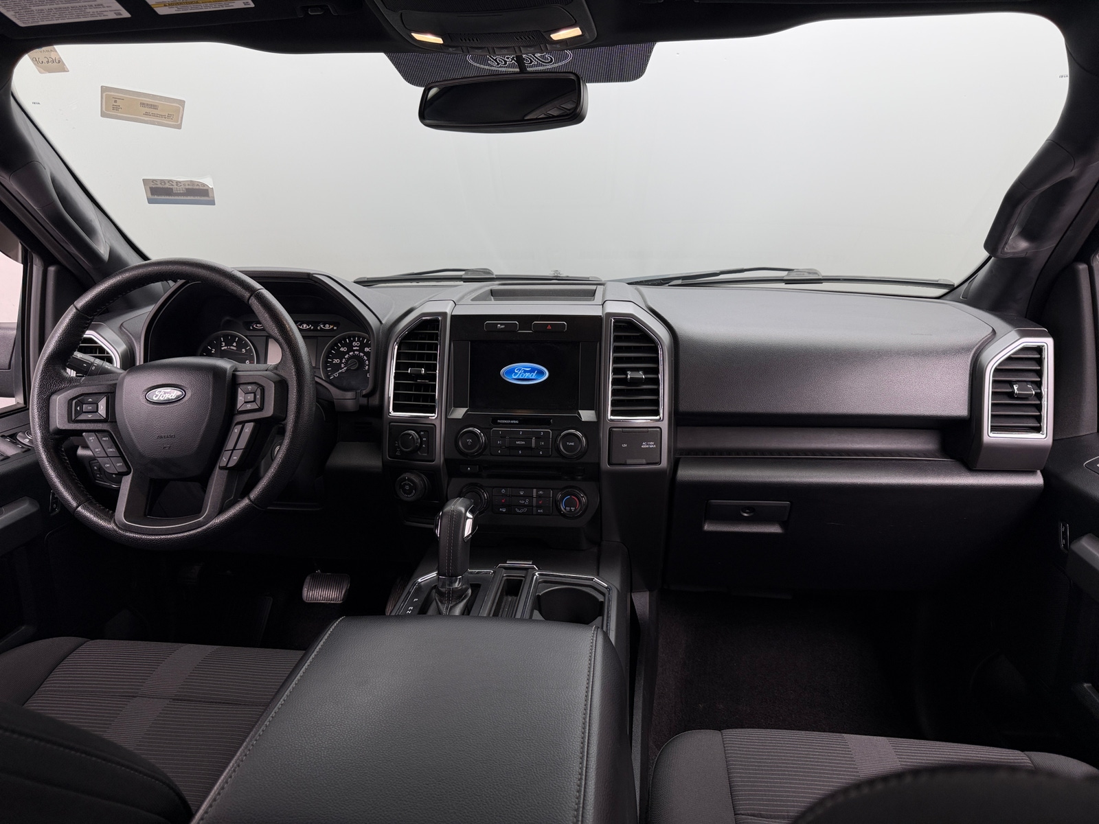 Thumbnail: 2016 Ford Econoline - 3