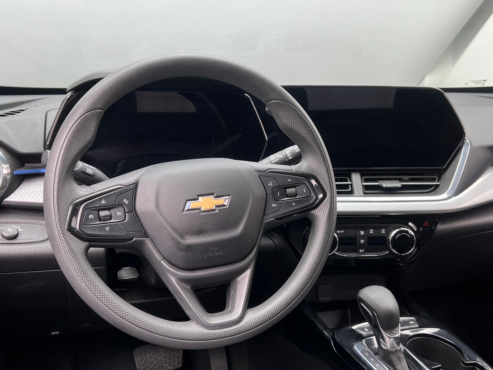 Thumbnail: 2025 Chevrolet Trax - 5