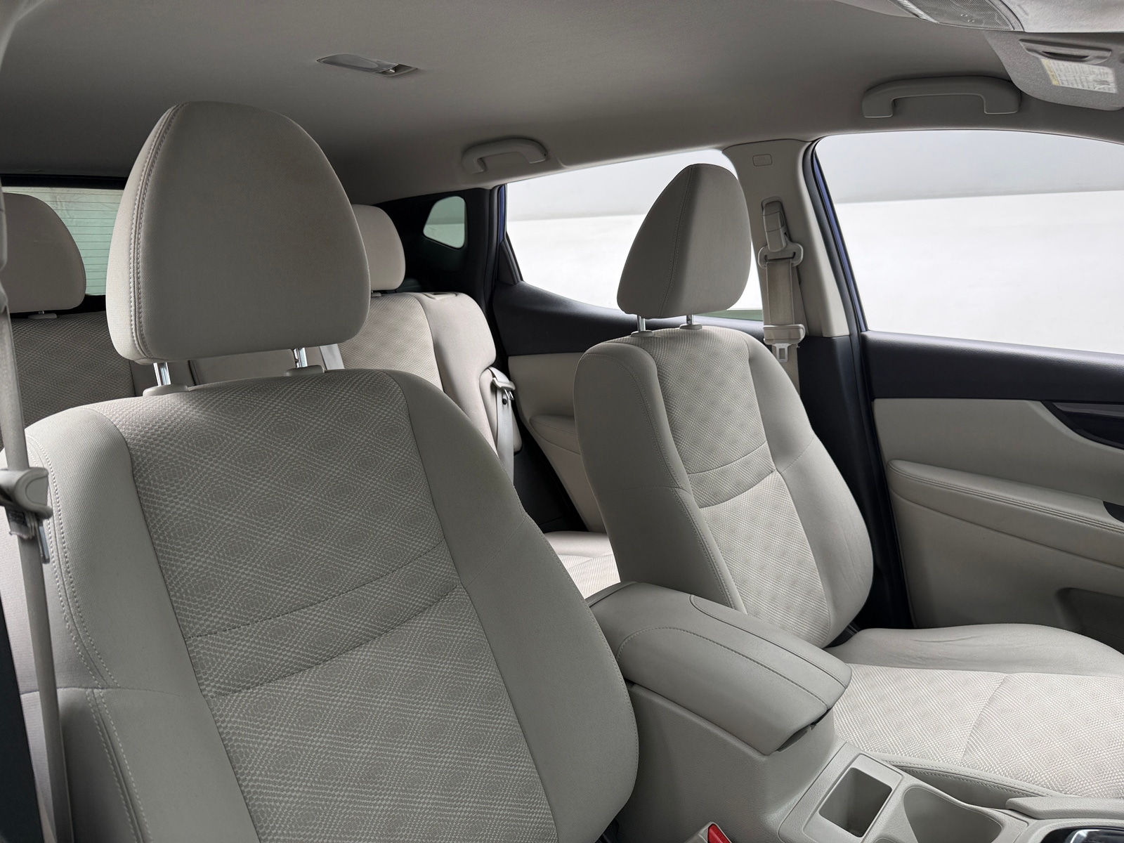 Thumbnail: 2020 Nissan Rogue Sport - 2