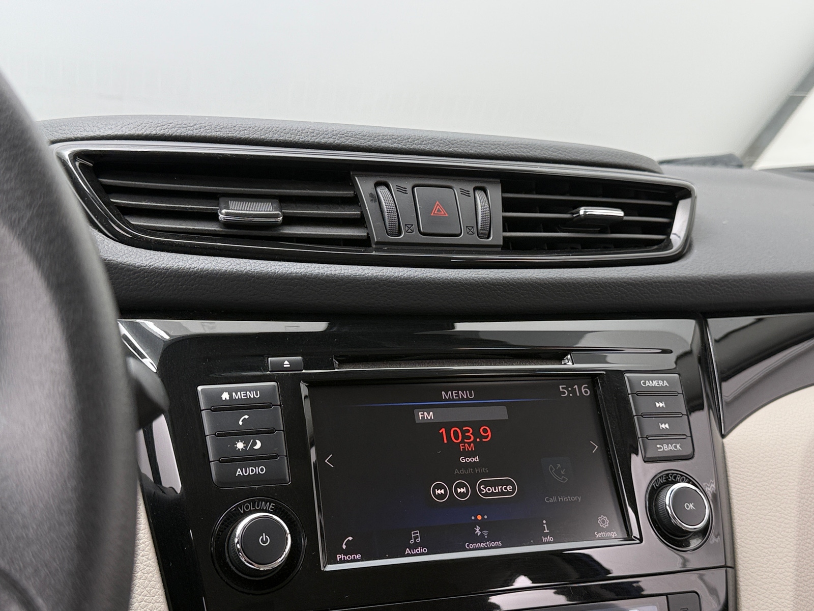 Thumbnail: 2020 Nissan Rogue Sport - 4