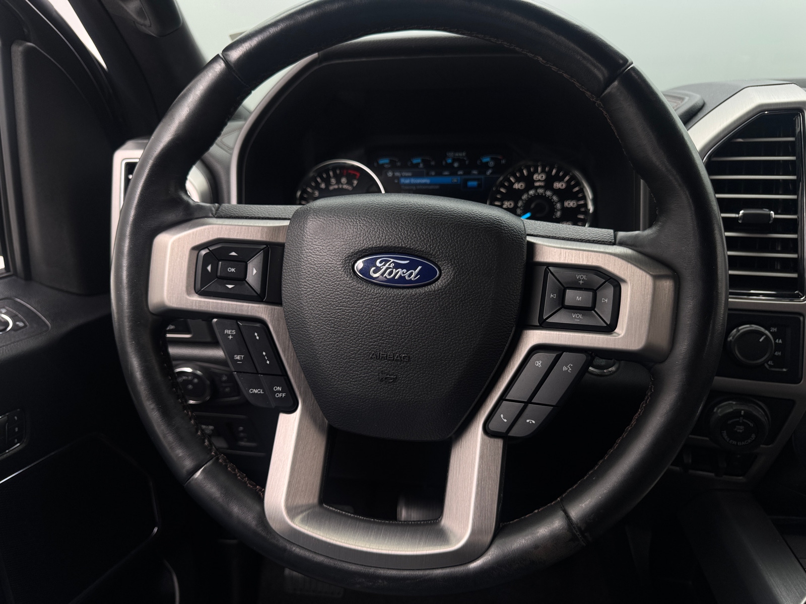 Thumbnail: 2019 Ford Econoline - 4