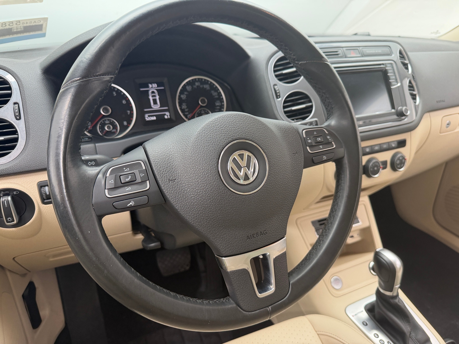 Thumbnail: 2017 Volkswagen Tiguan - 4