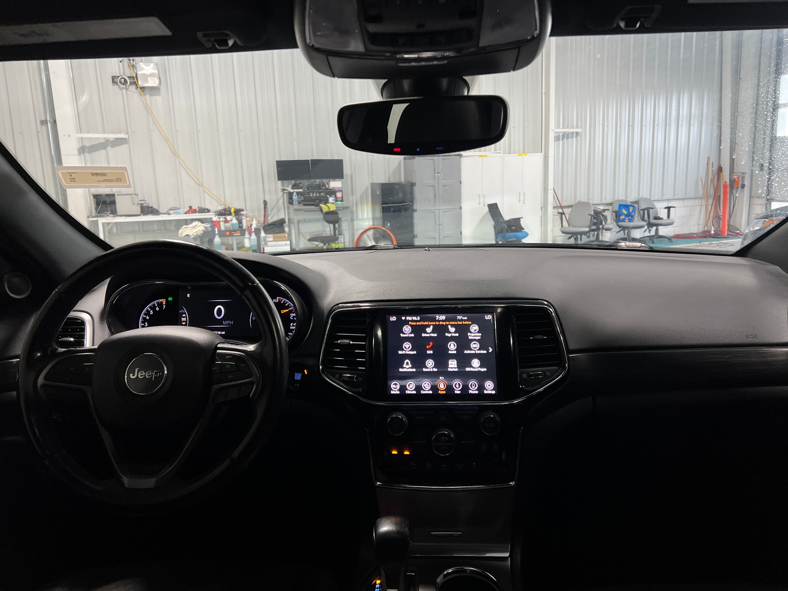Thumbnail: 2019 Jeep Grand Cherokee - 3