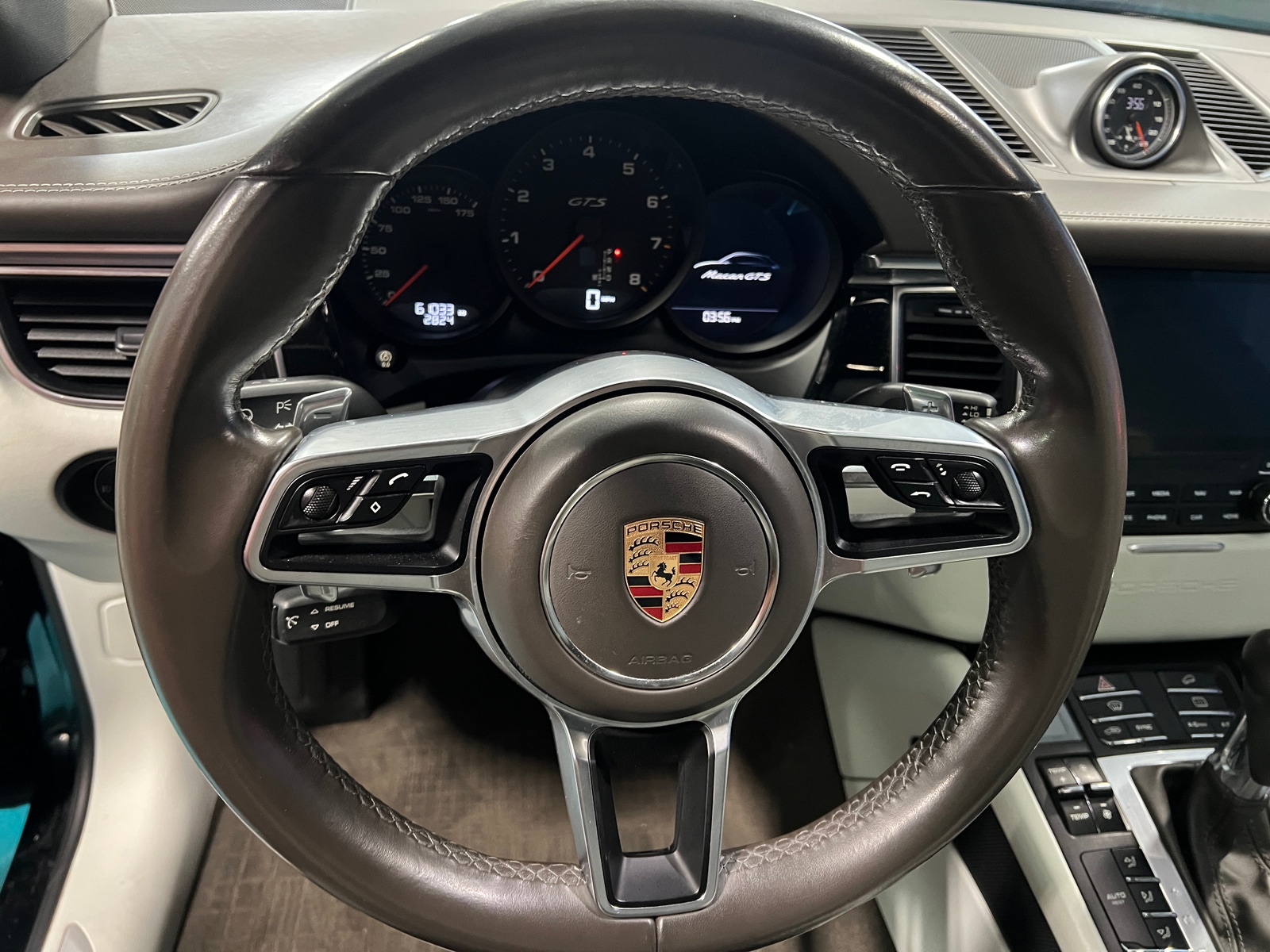 Thumbnail: 2017 Porsche Macan - 4