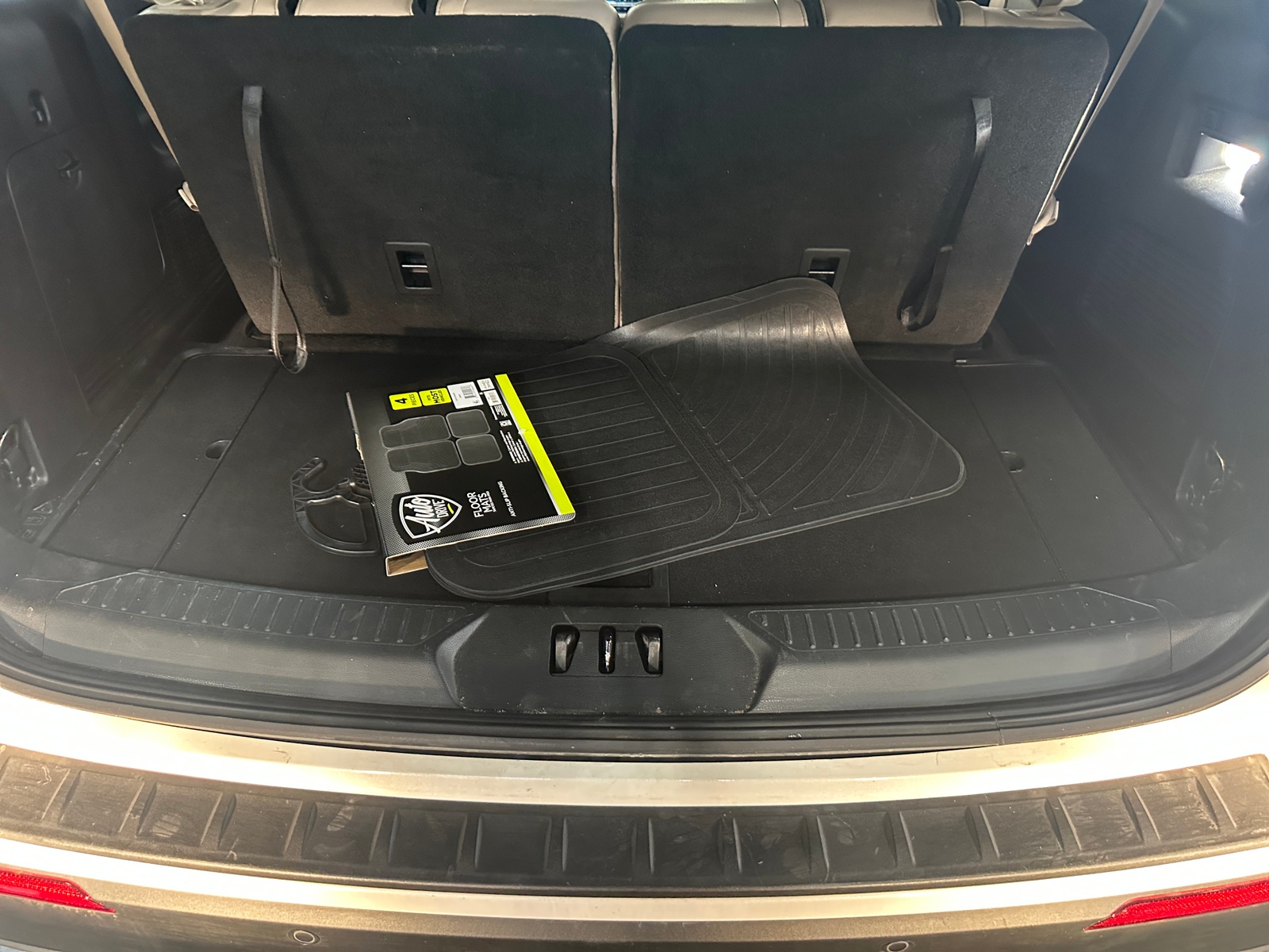 Thumbnail: 2021 Ford Explorer - 6
