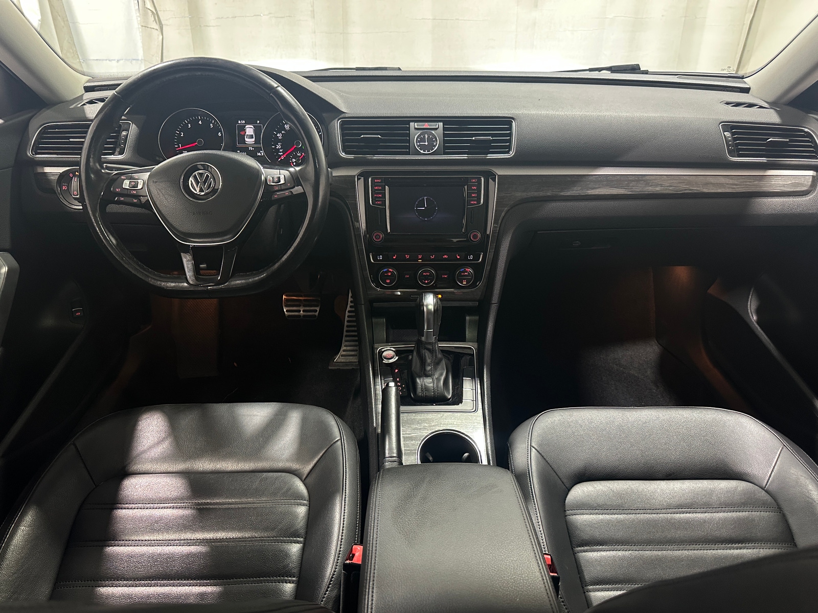 Thumbnail: 2017 Volkswagen Passat - 2