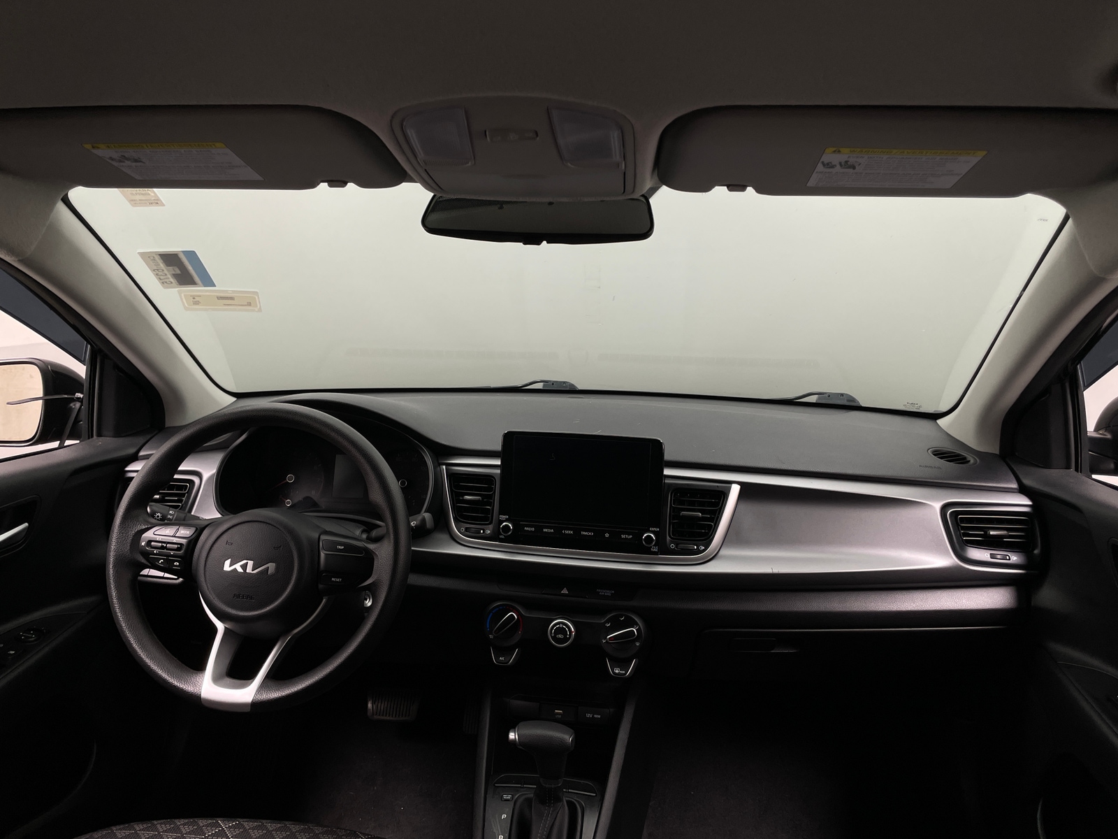 Thumbnail: 2023 Kia Rio - 3