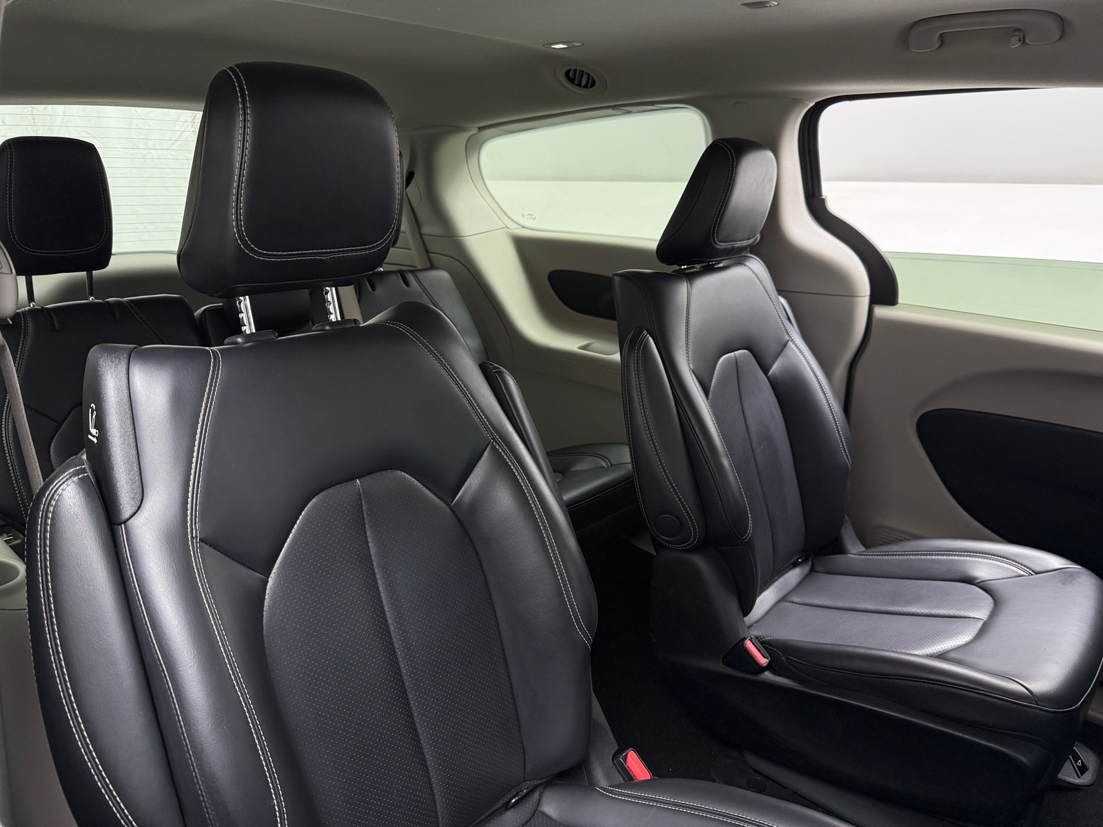 Thumbnail: 2023 Chrysler Pacifica - 5