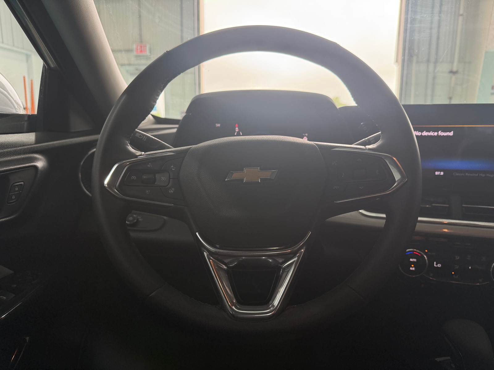 Thumbnail: 2025 Chevrolet Trax - 5