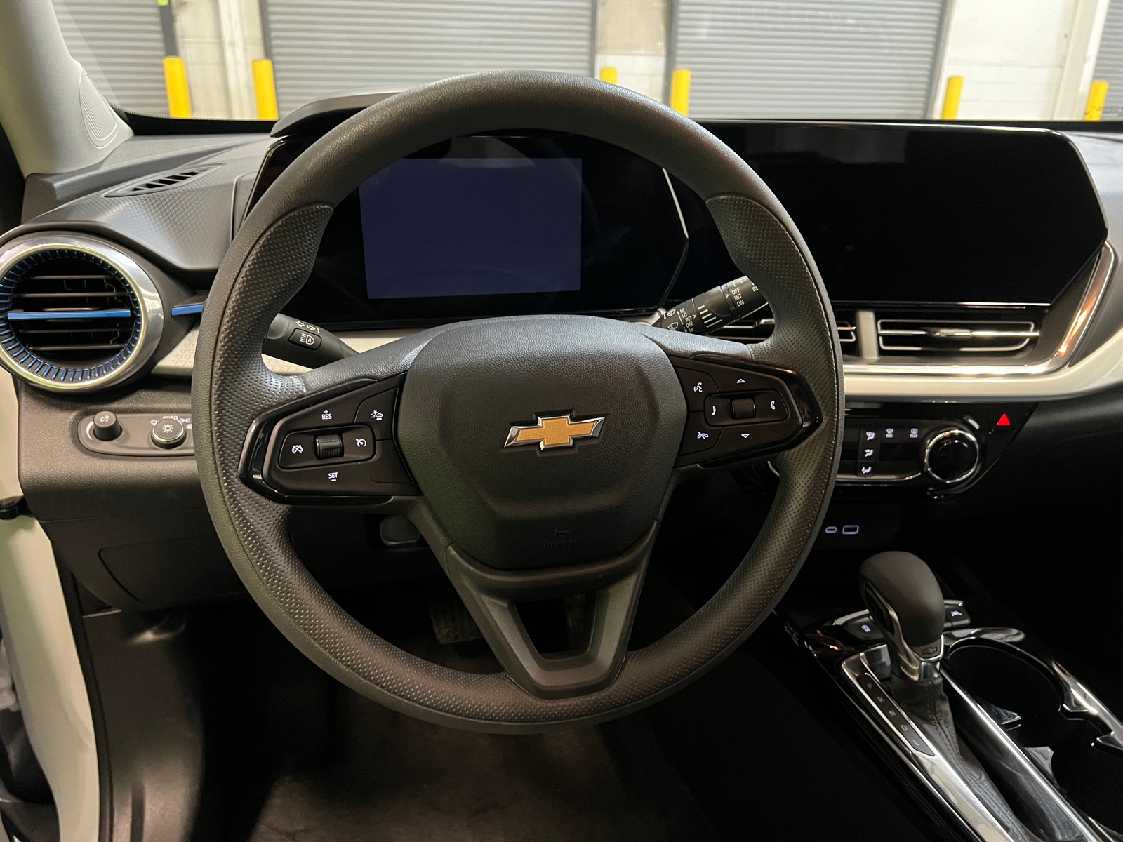 Thumbnail: 2025 Chevrolet Trax - 5