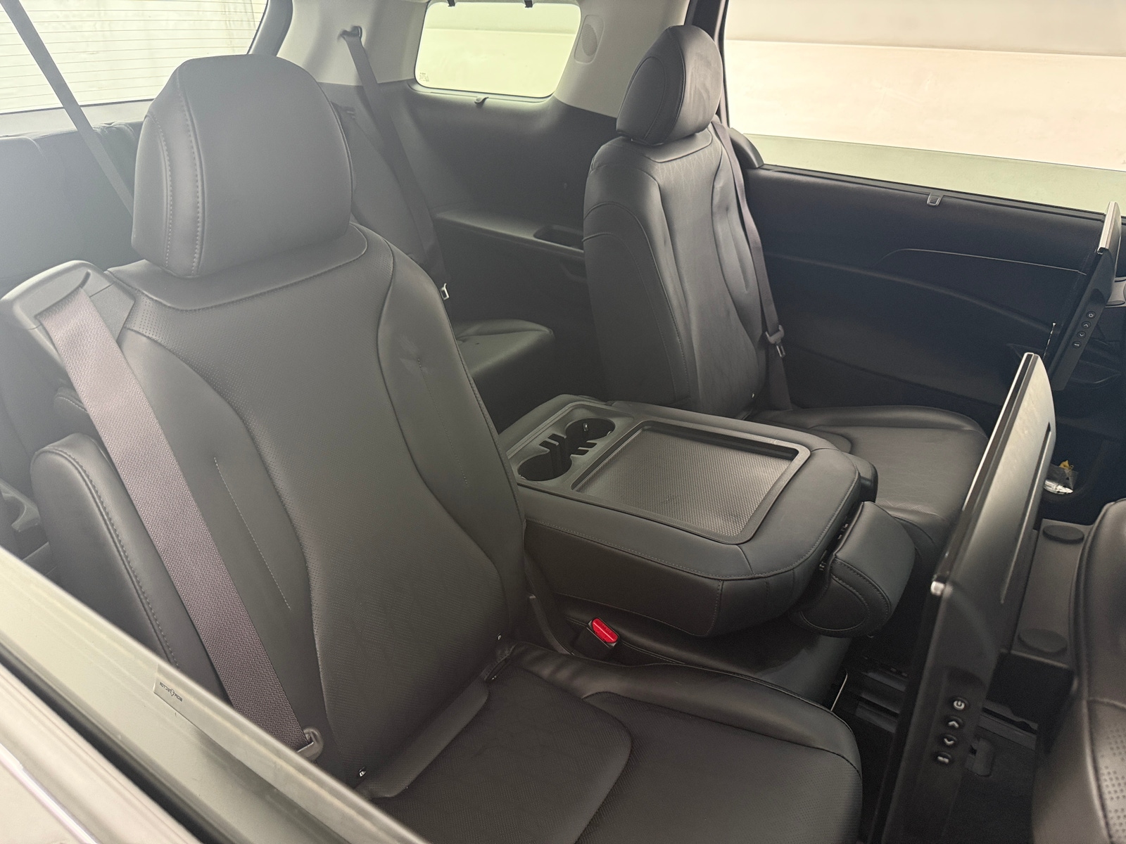 Thumbnail: 2025 Kia Carnival - 5